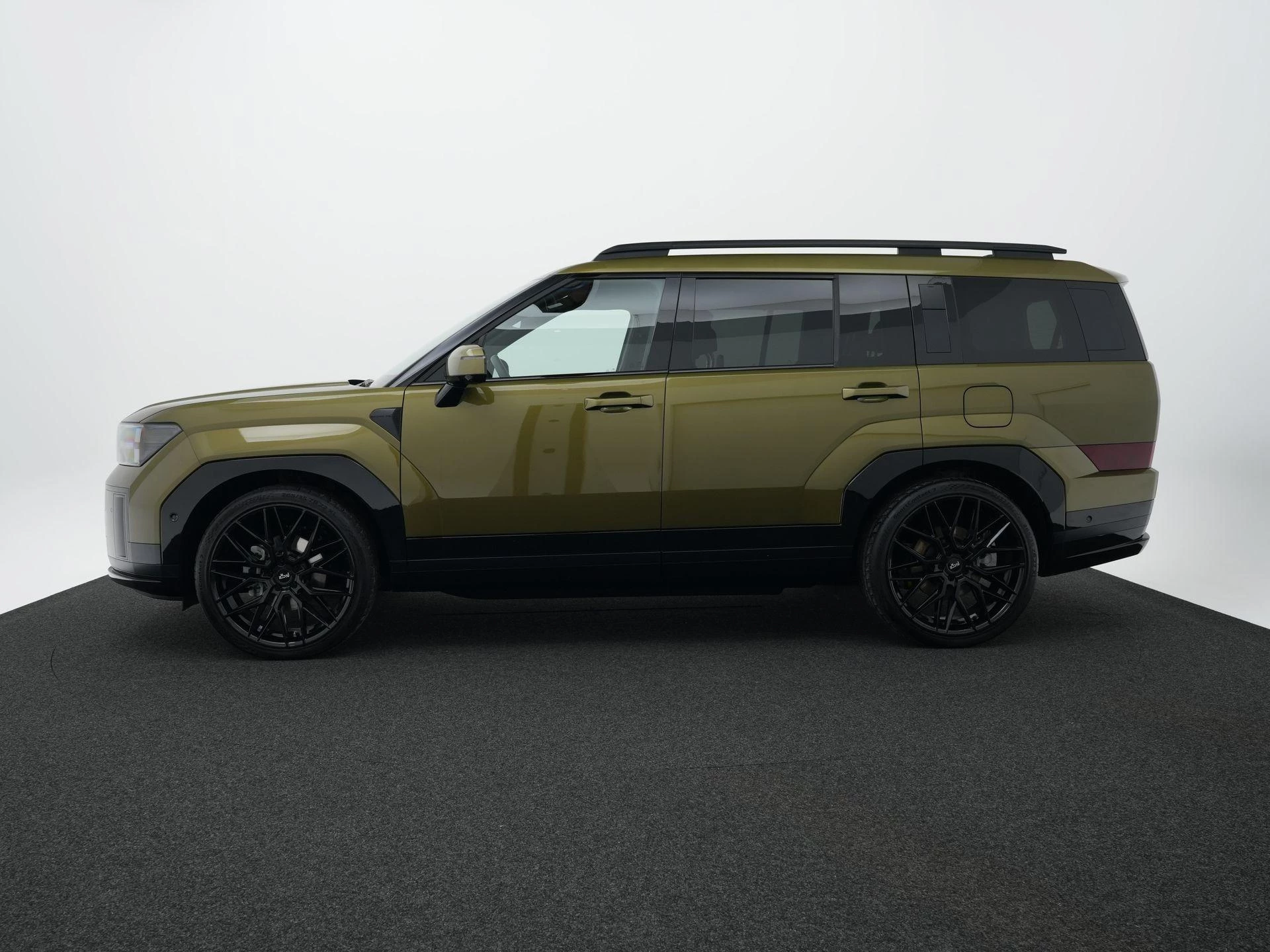 Hyundai-Santa Fe-image-3