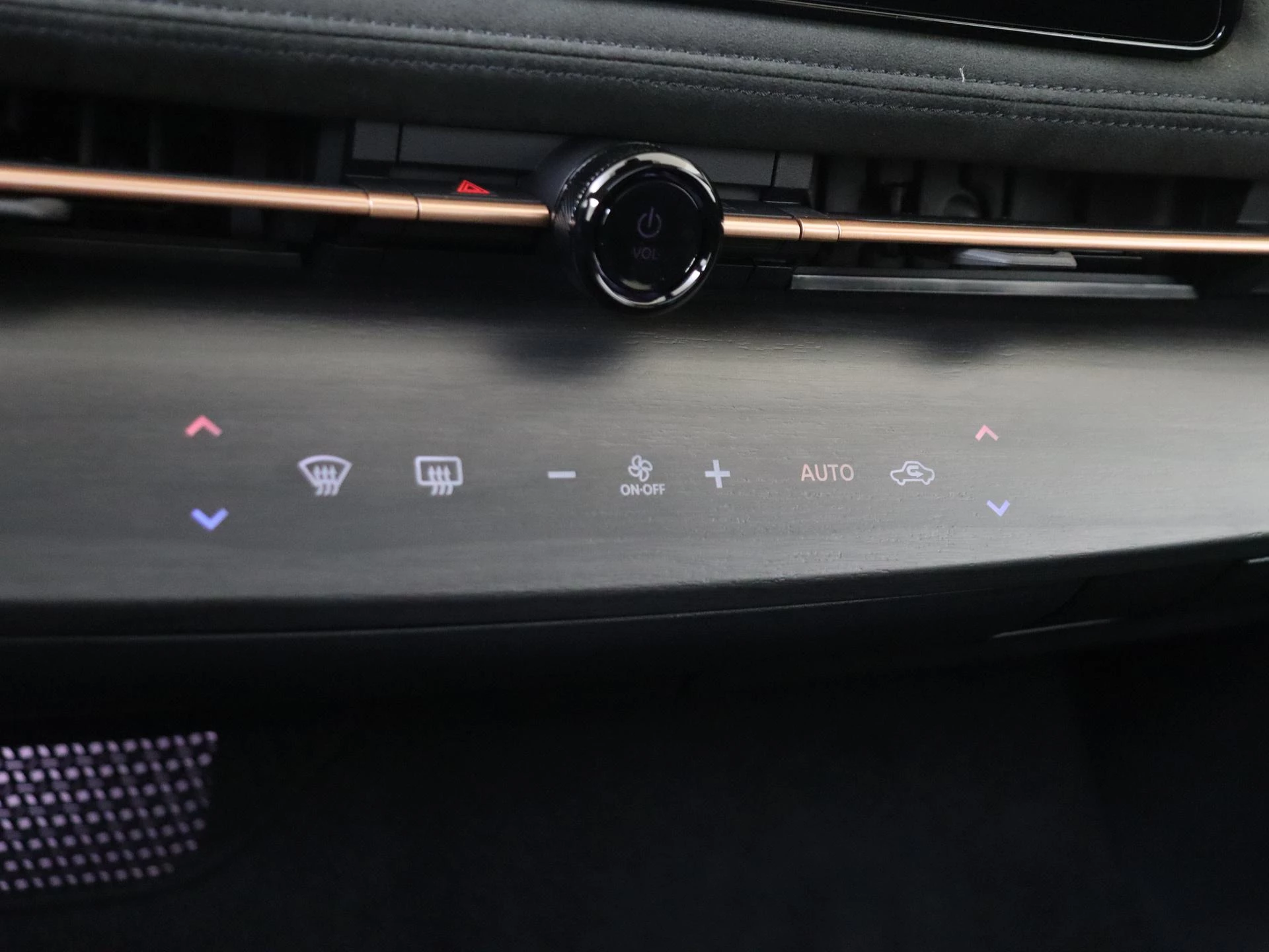 Nissan ARIYA 63kWh Batterij 217 1AT Evolve + 20" lichtmetalen velgen + 22 kW ingebouwde lader