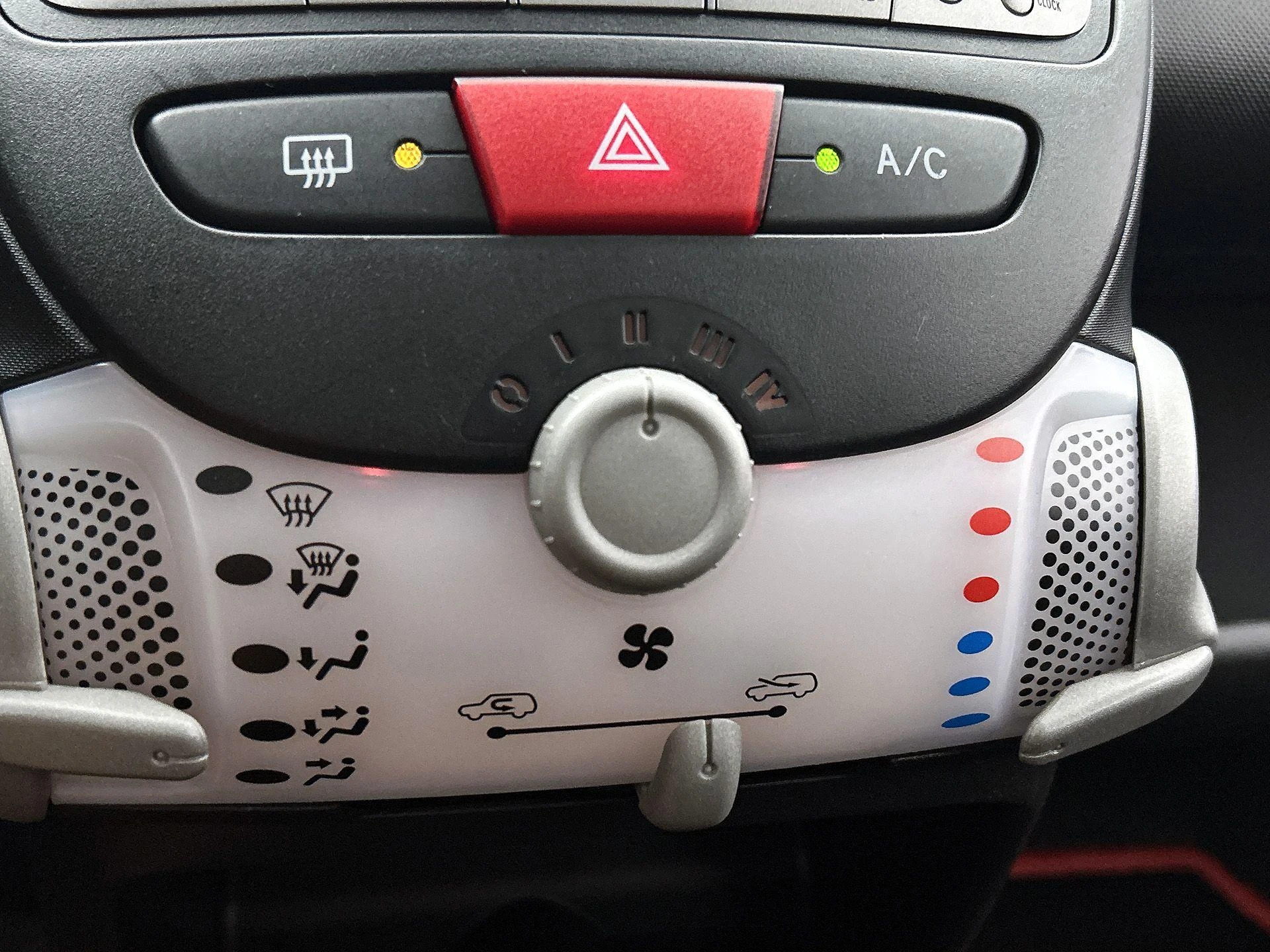 Peugeot-107-image-18