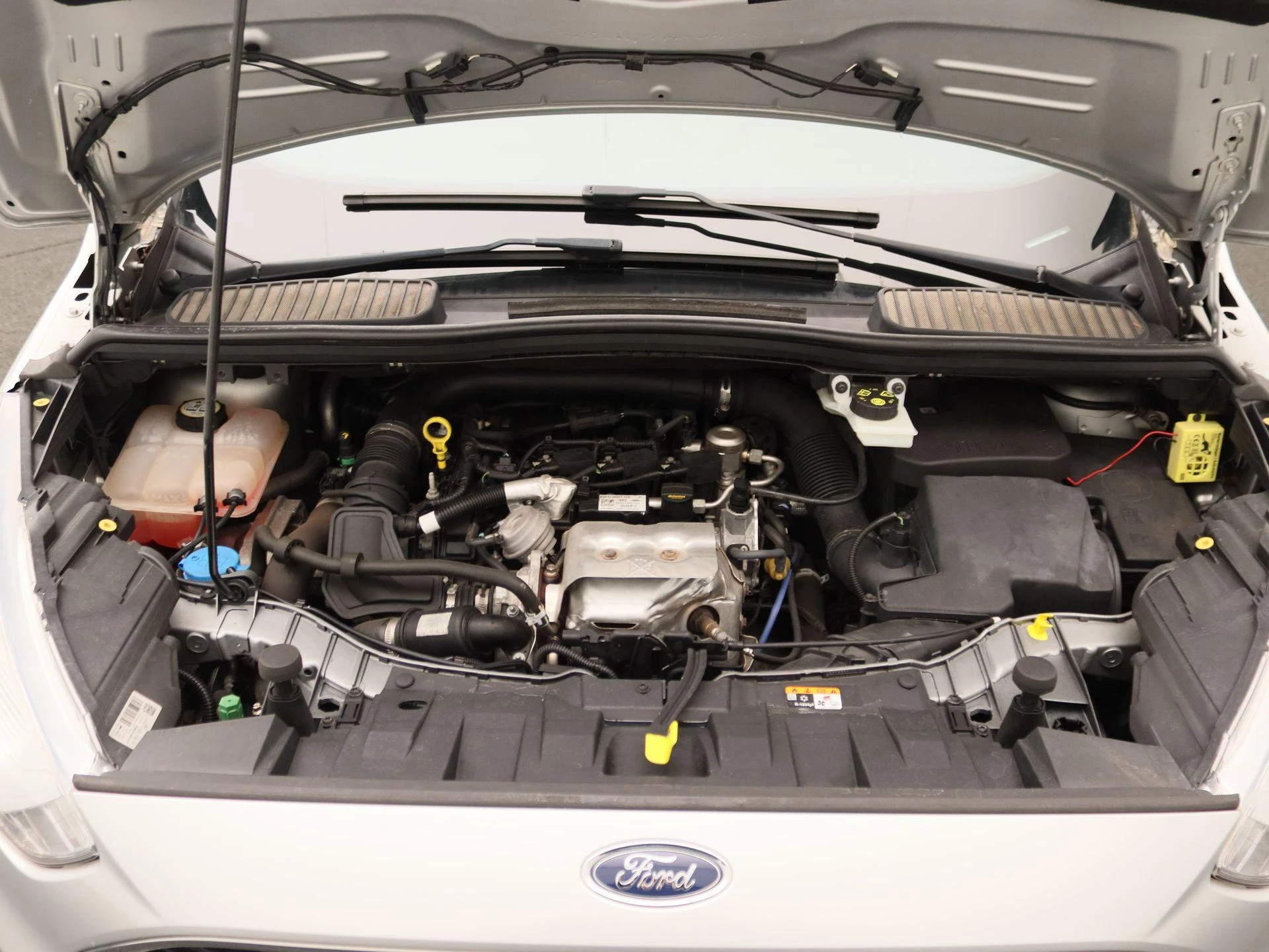 Ford-C-MAX-image-26