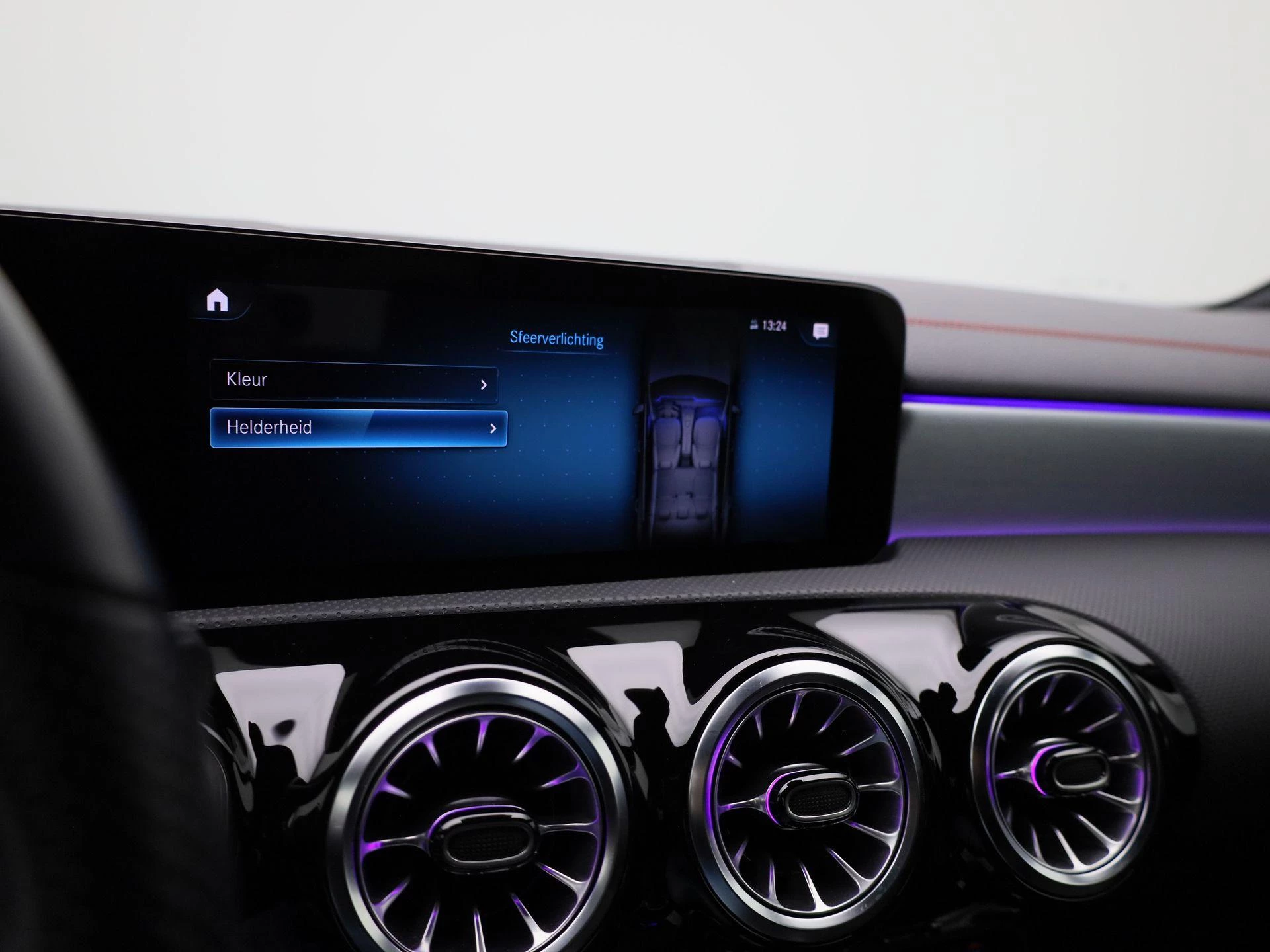 Mercedes-Benz-CLA-image-20