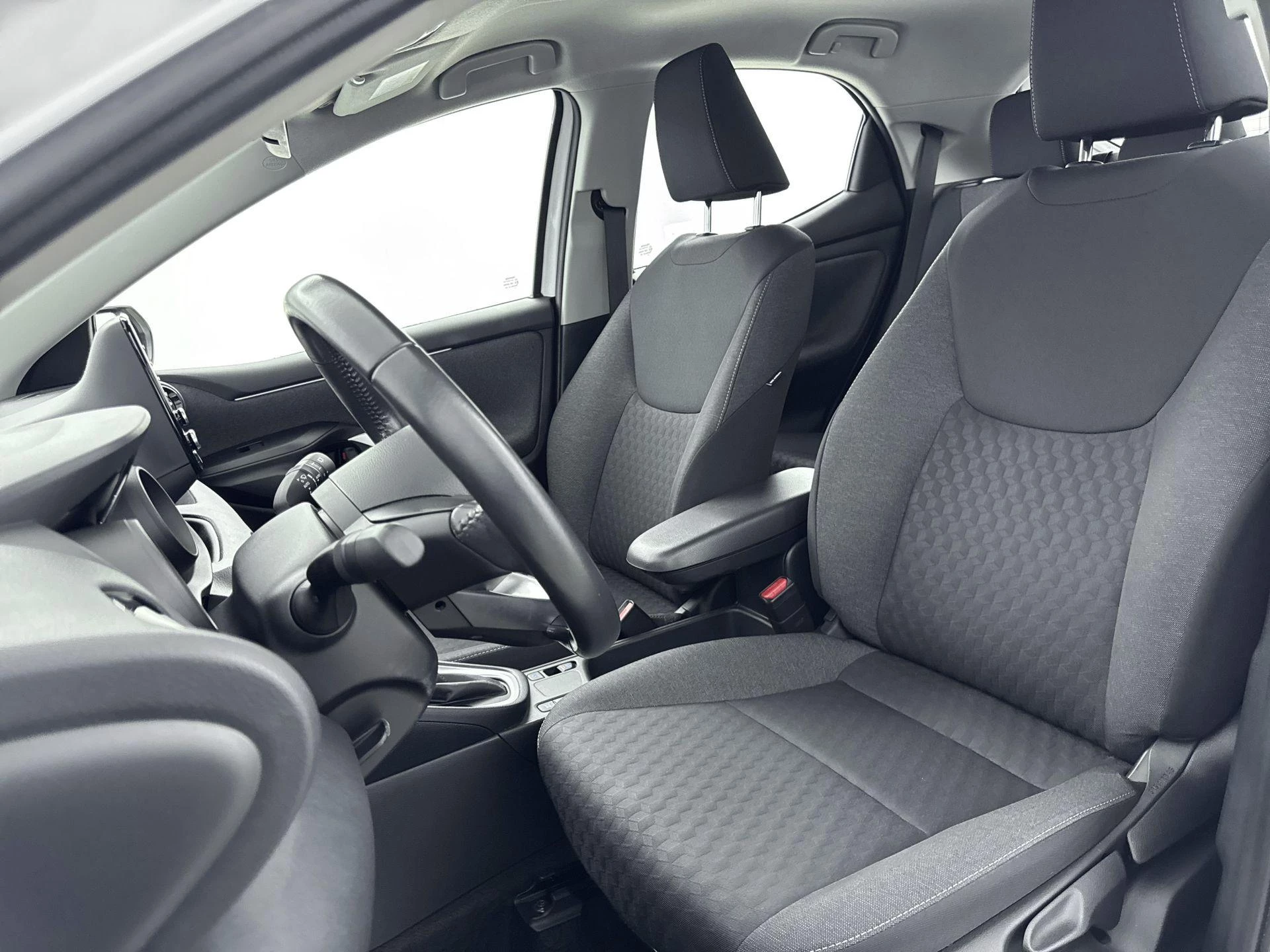 Toyota-Yaris-image-23