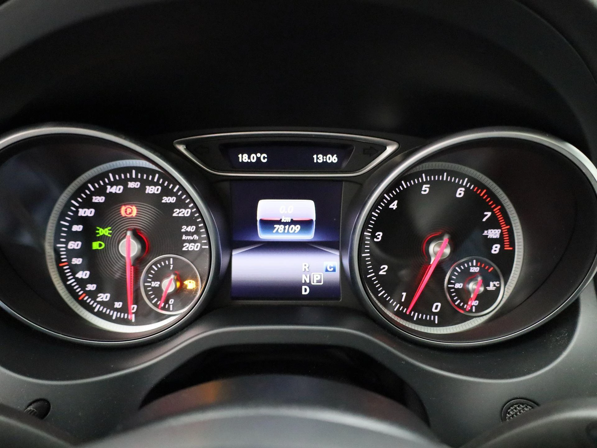 Mercedes-Benz-CLA-image-7