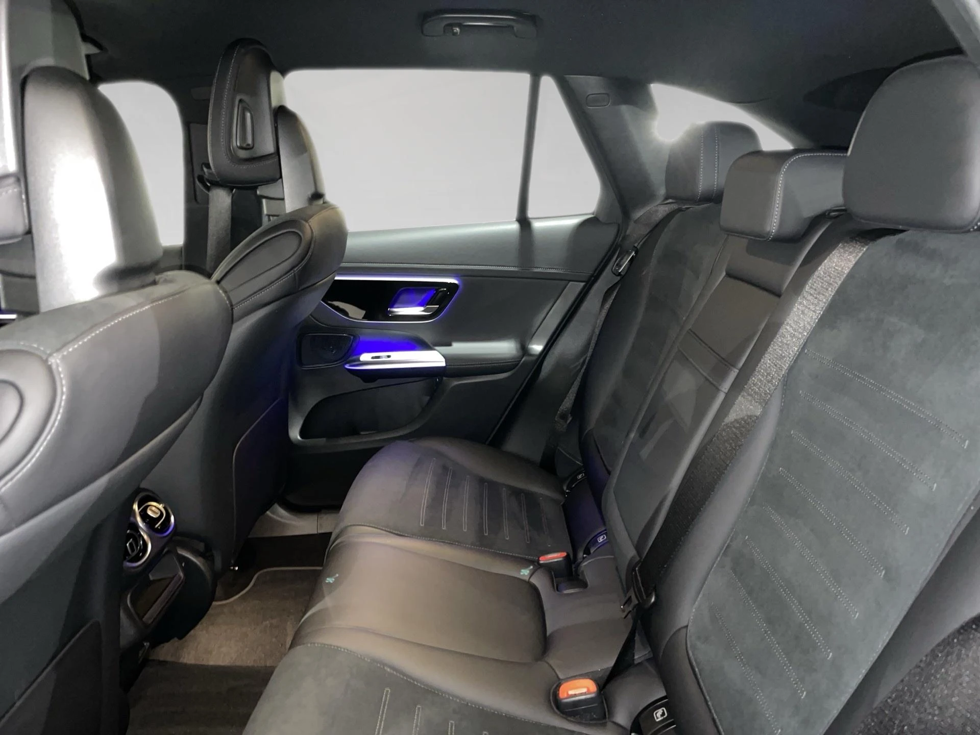 Mercedes-Benz-GLC-image-10