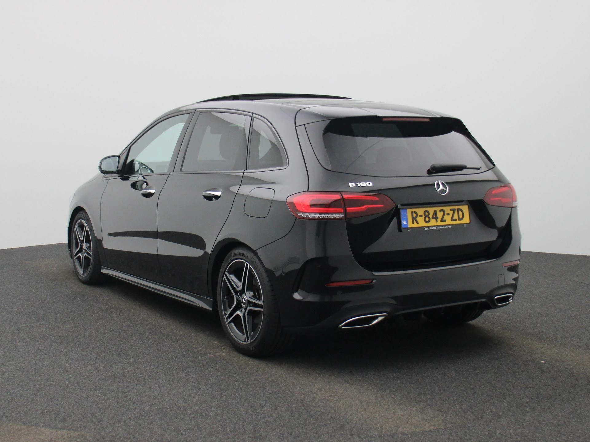 Mercedes-Benz-B-Klasse-image-1