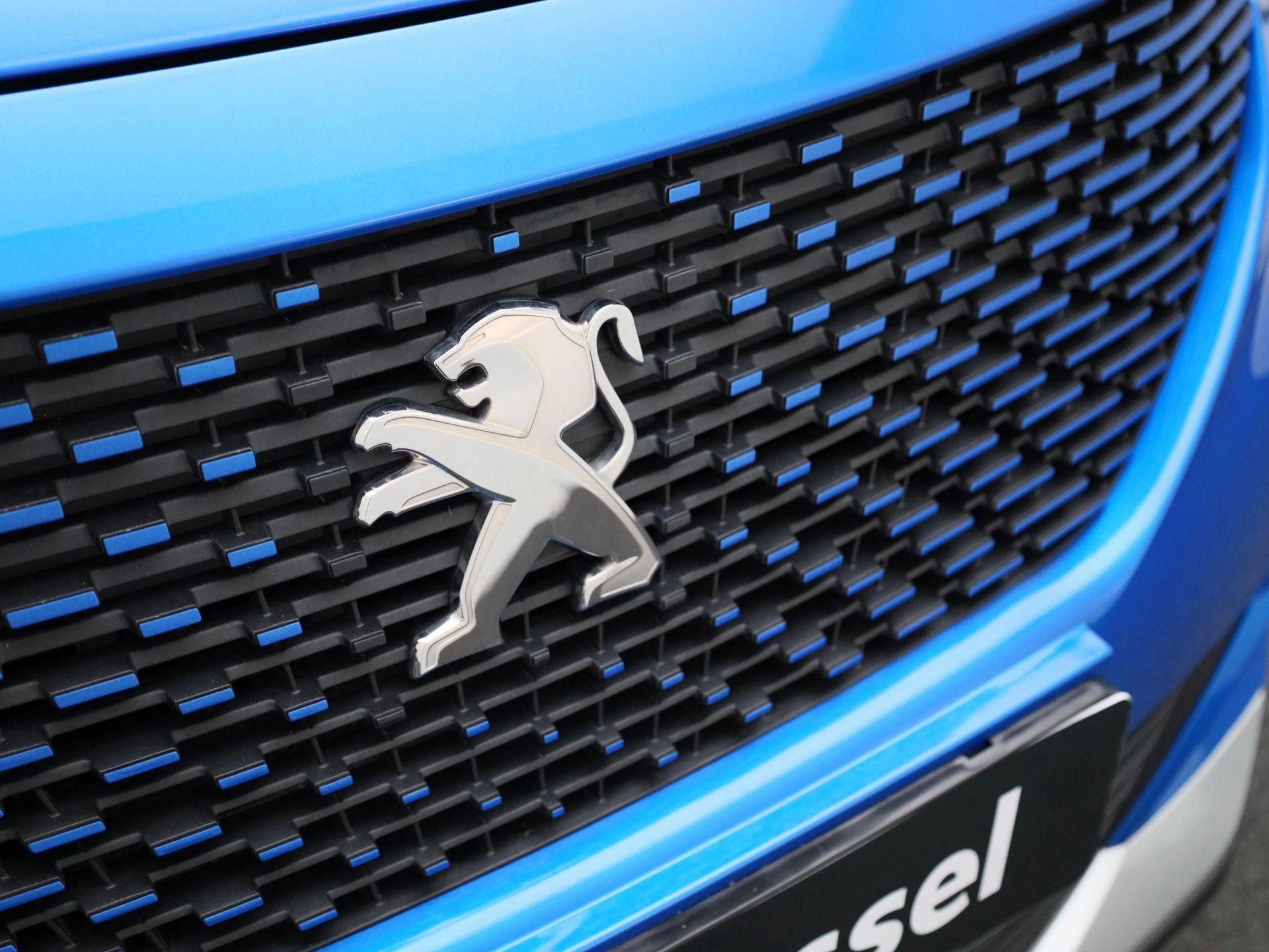 Peugeot-e-2008-image-39