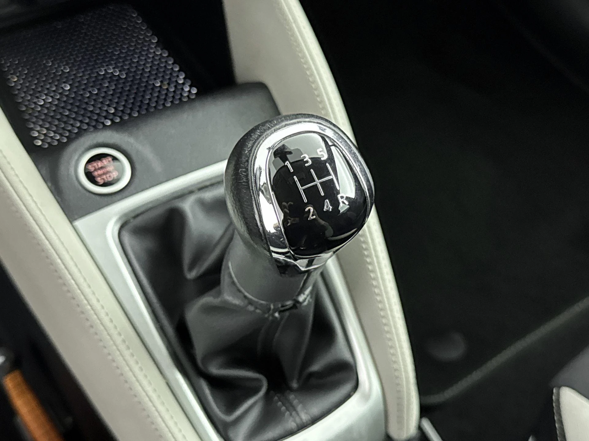 Nissan-Micra-image-13
