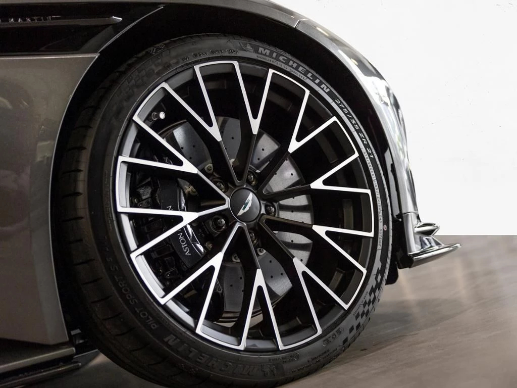 Aston Martin DB12 S Volante Aston Martin Hamburg