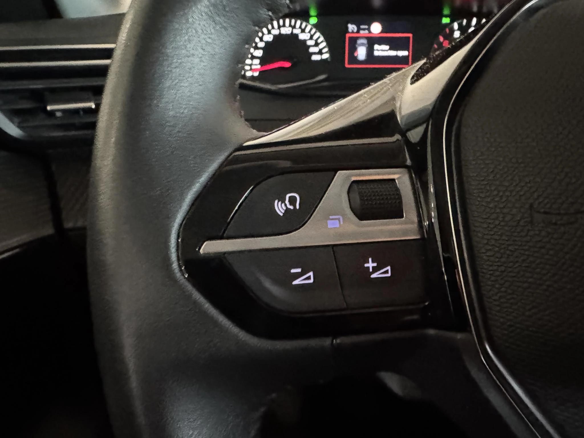 Peugeot-208-image-8