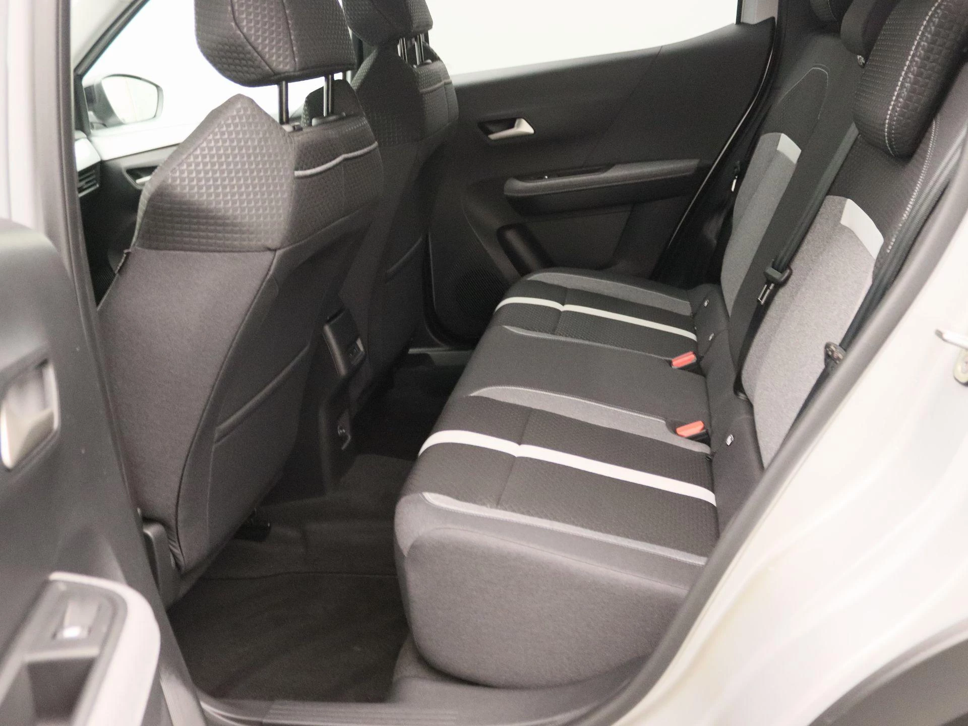 Opel-Frontera-image-12