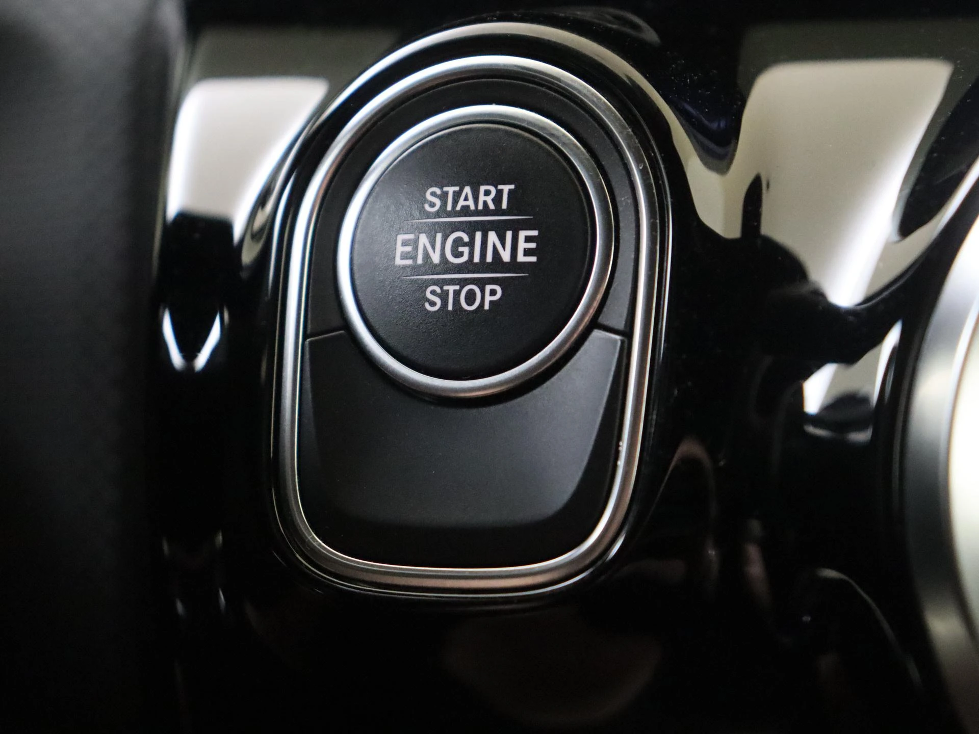 Mercedes-Benz-CLA-image-21