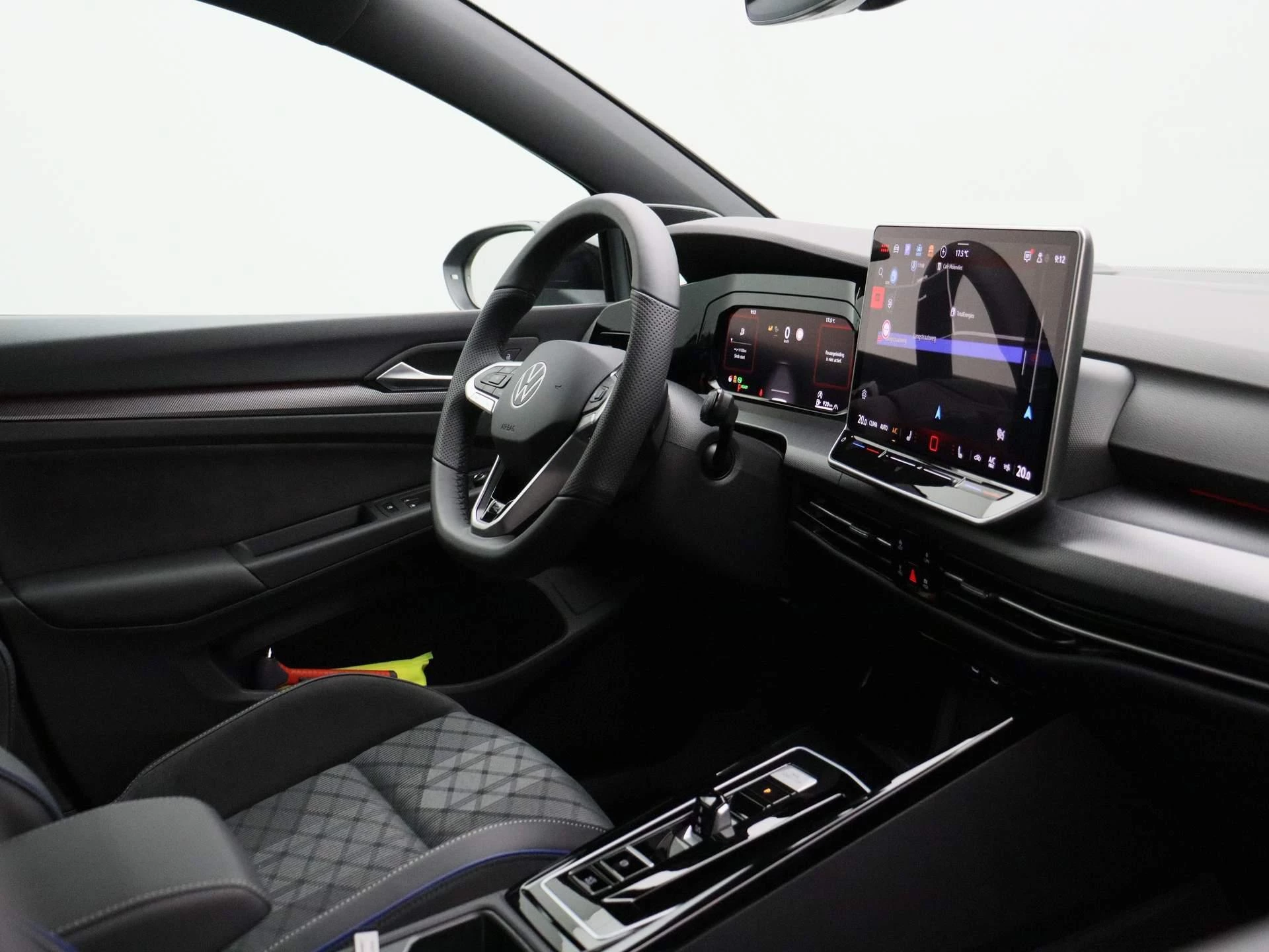 Volkswagen-Golf-image-38