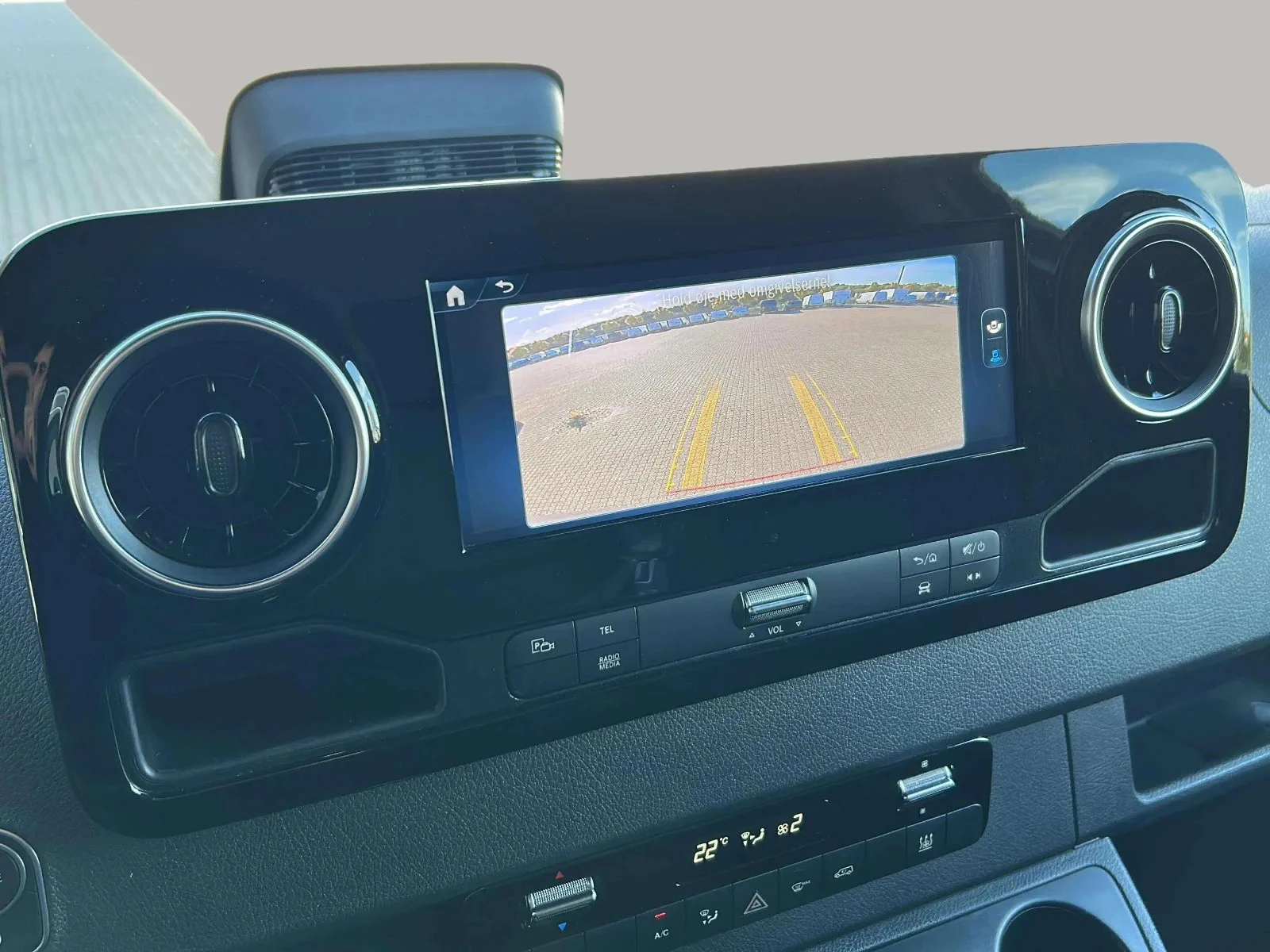 Mercedes-Benz-Sprinter-image-13