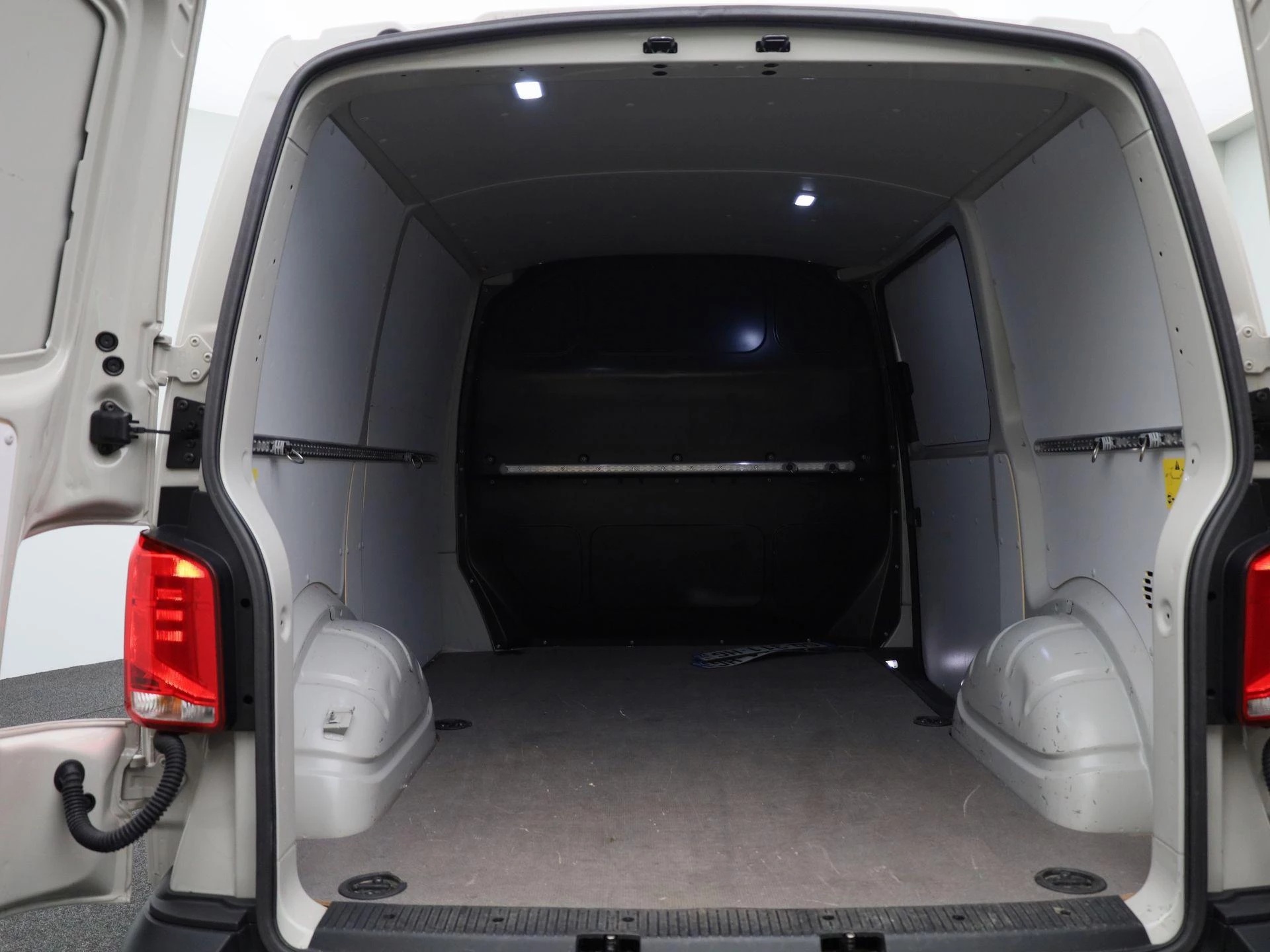 Volkswagen Transporter 2.0 TDI L1H1 150PK
