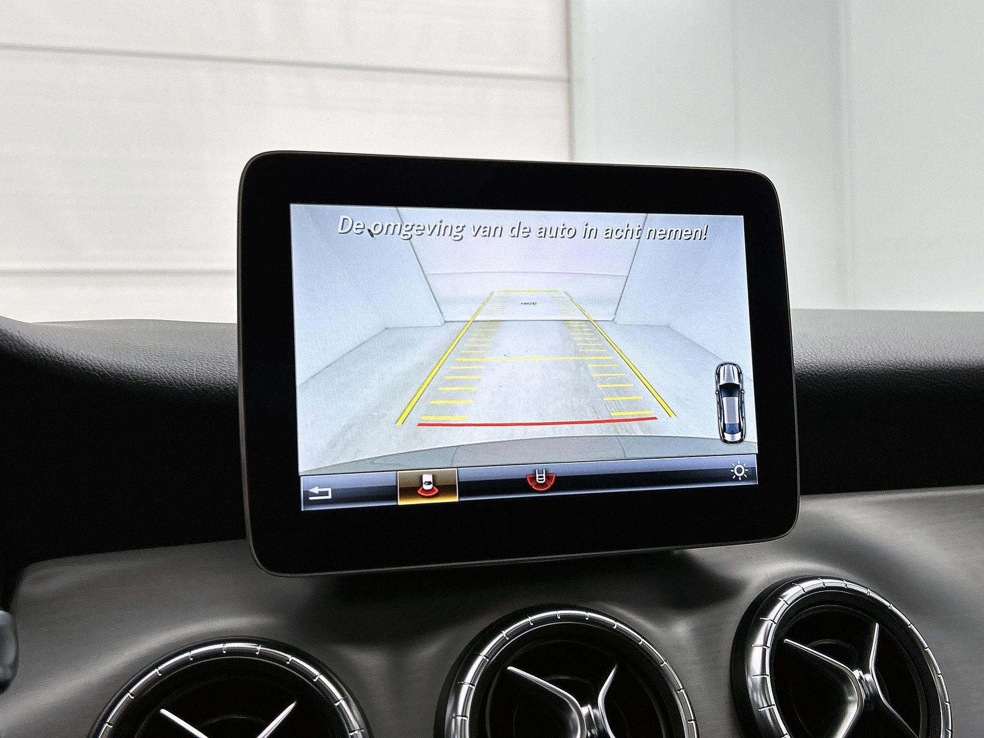 Mercedes-Benz-CLA-image-10