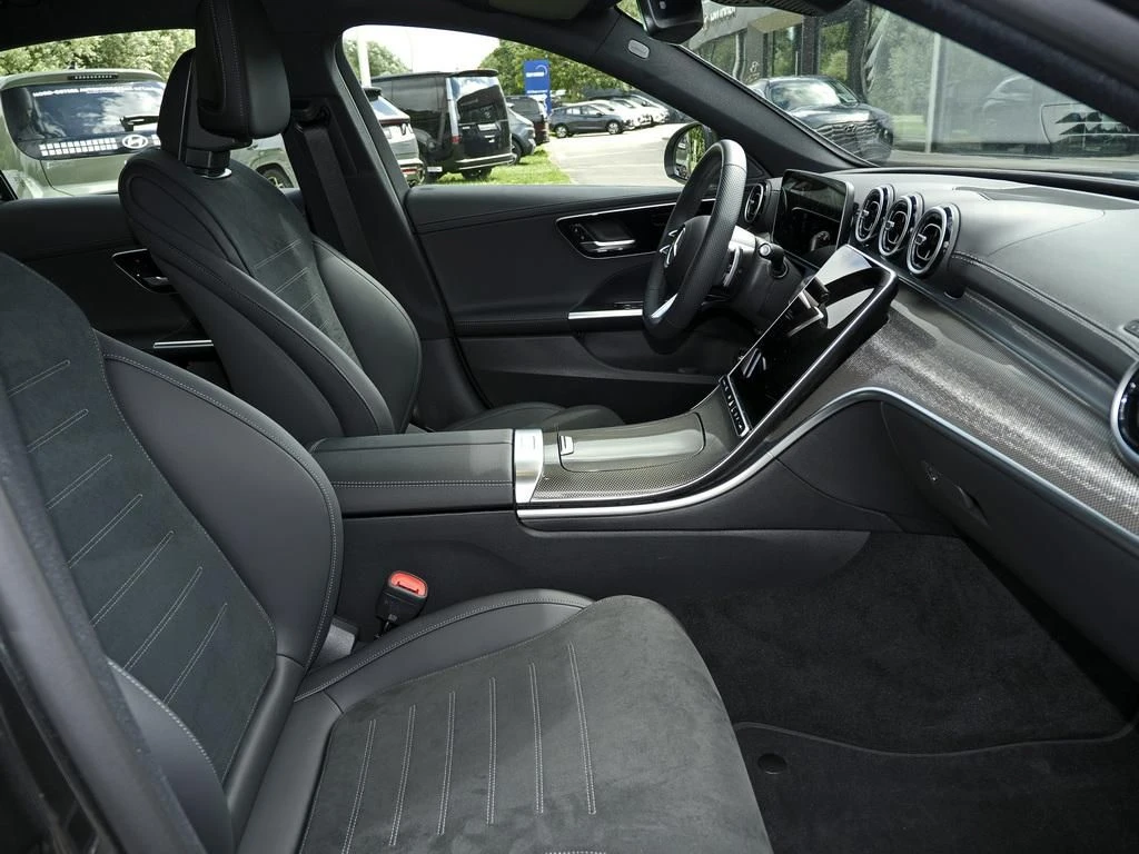 Mercedes-Benz-C-Klasse 300-image-12