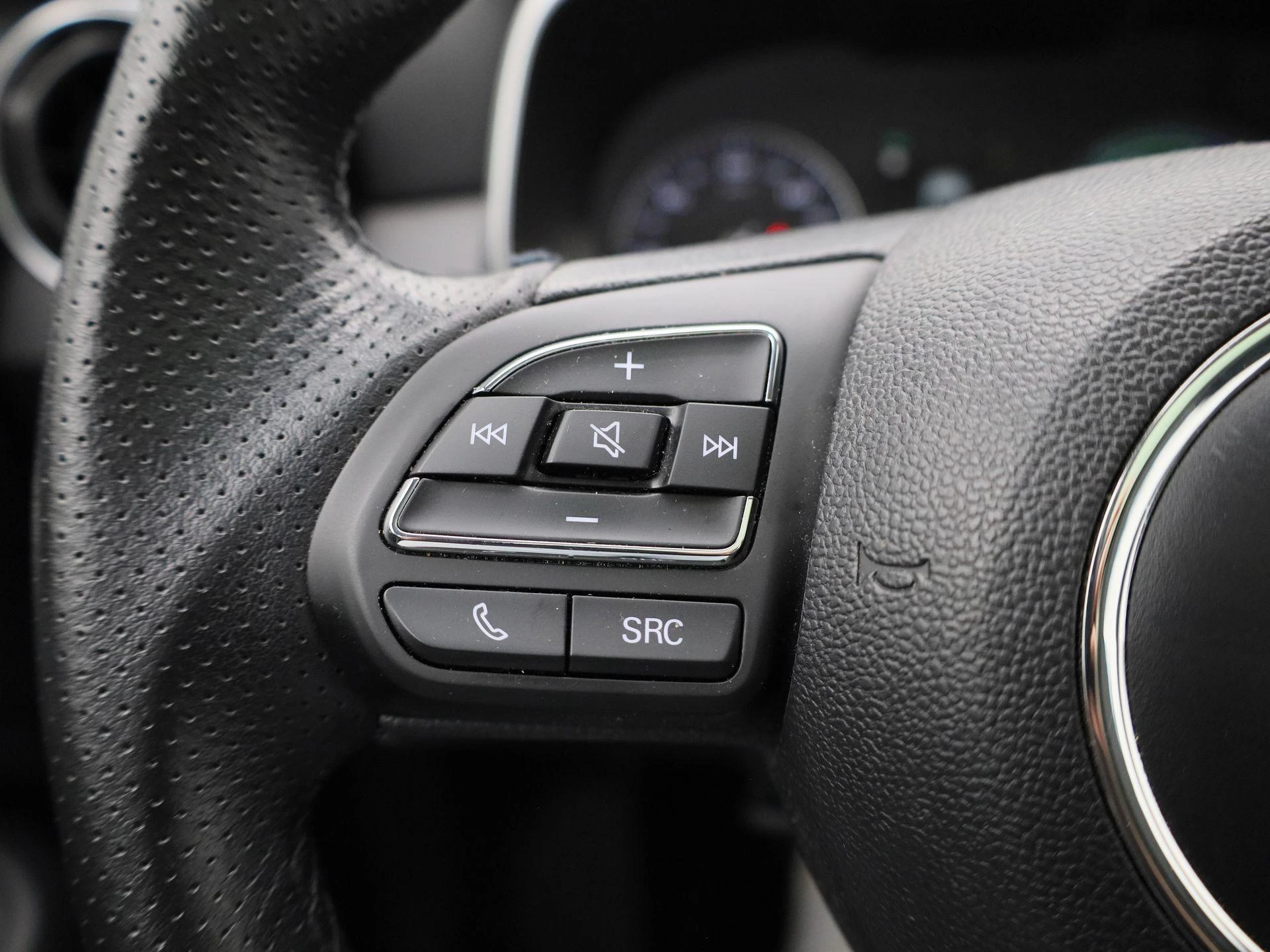 MG-ZS EV-image-17