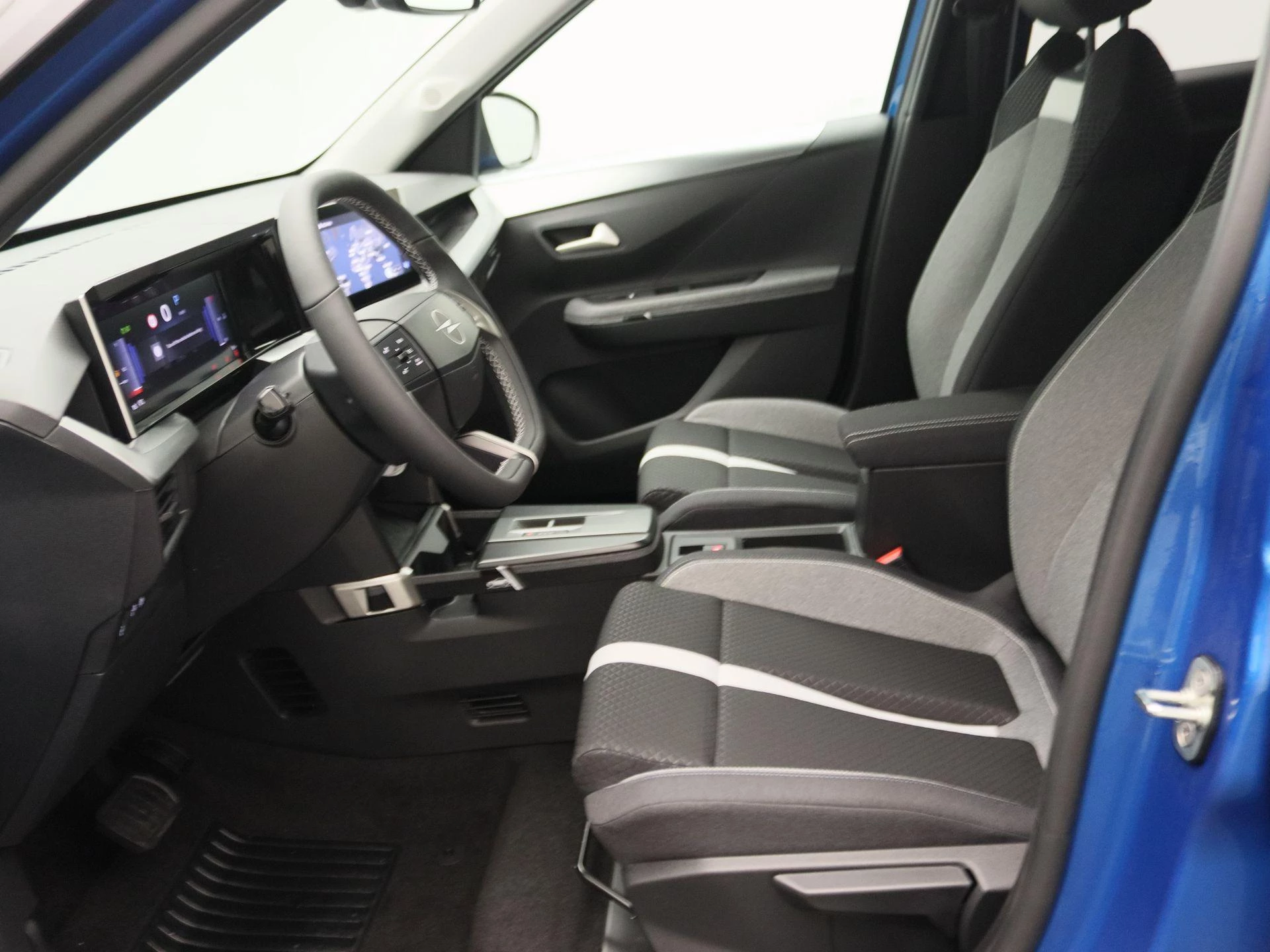 Opel-Frontera-image-11