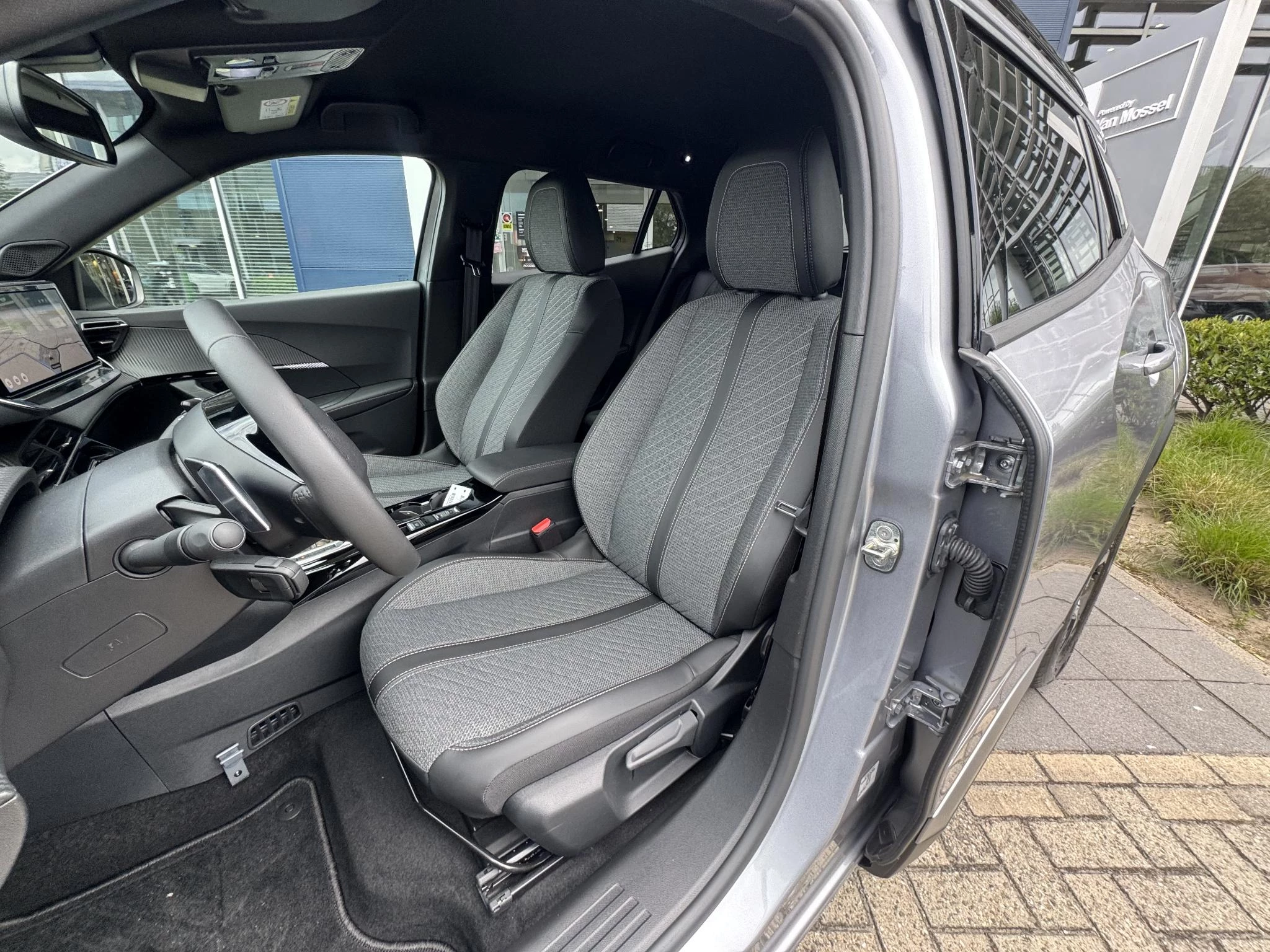 Peugeot-2008-image-16
