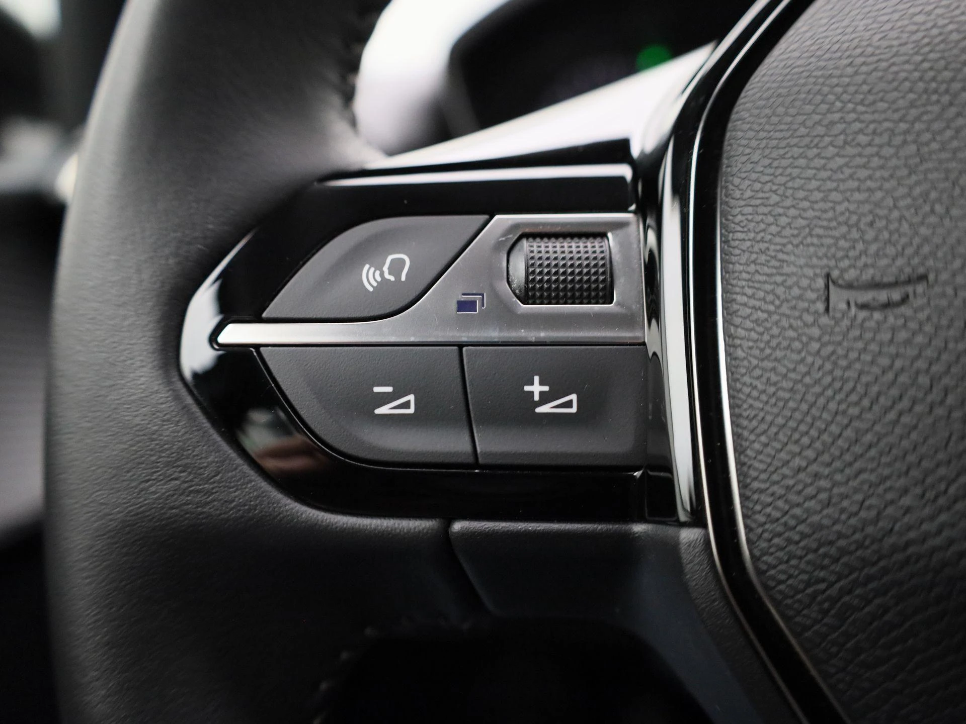 Peugeot-208-image-16