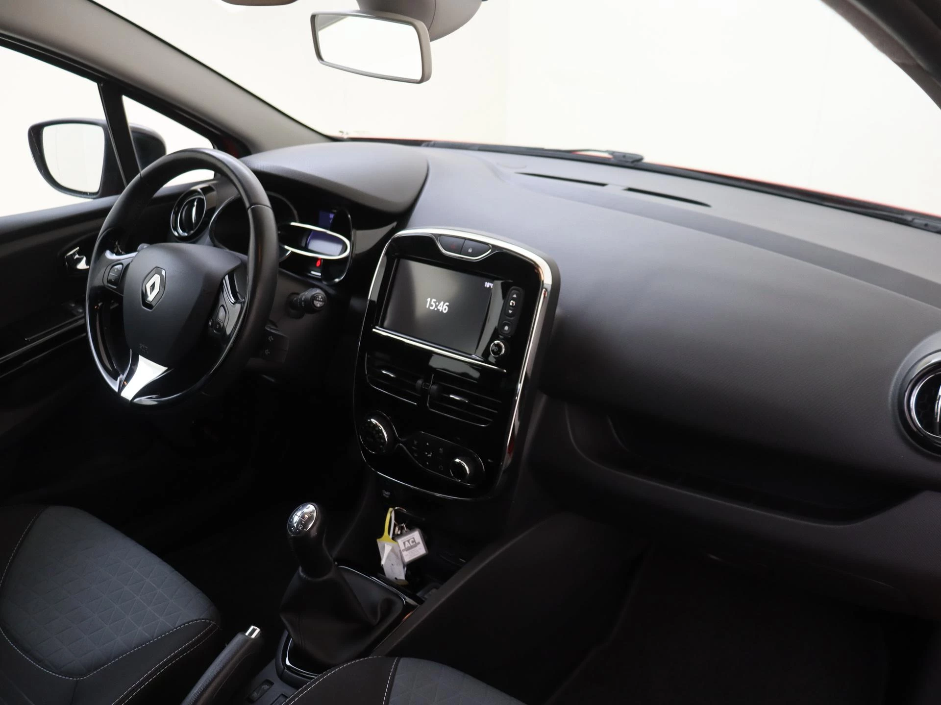 Renault-Clio-image-8
