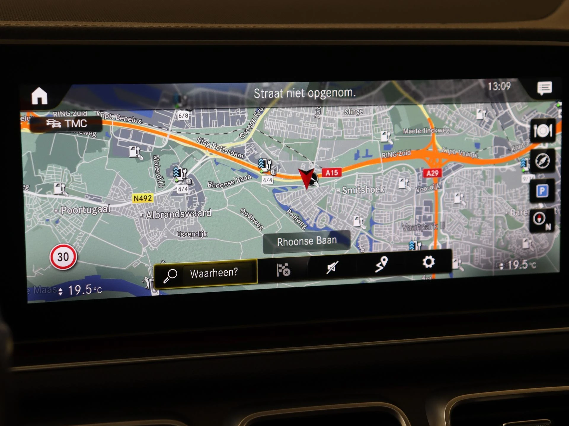 Mercedes-Benz-GLE-image-17