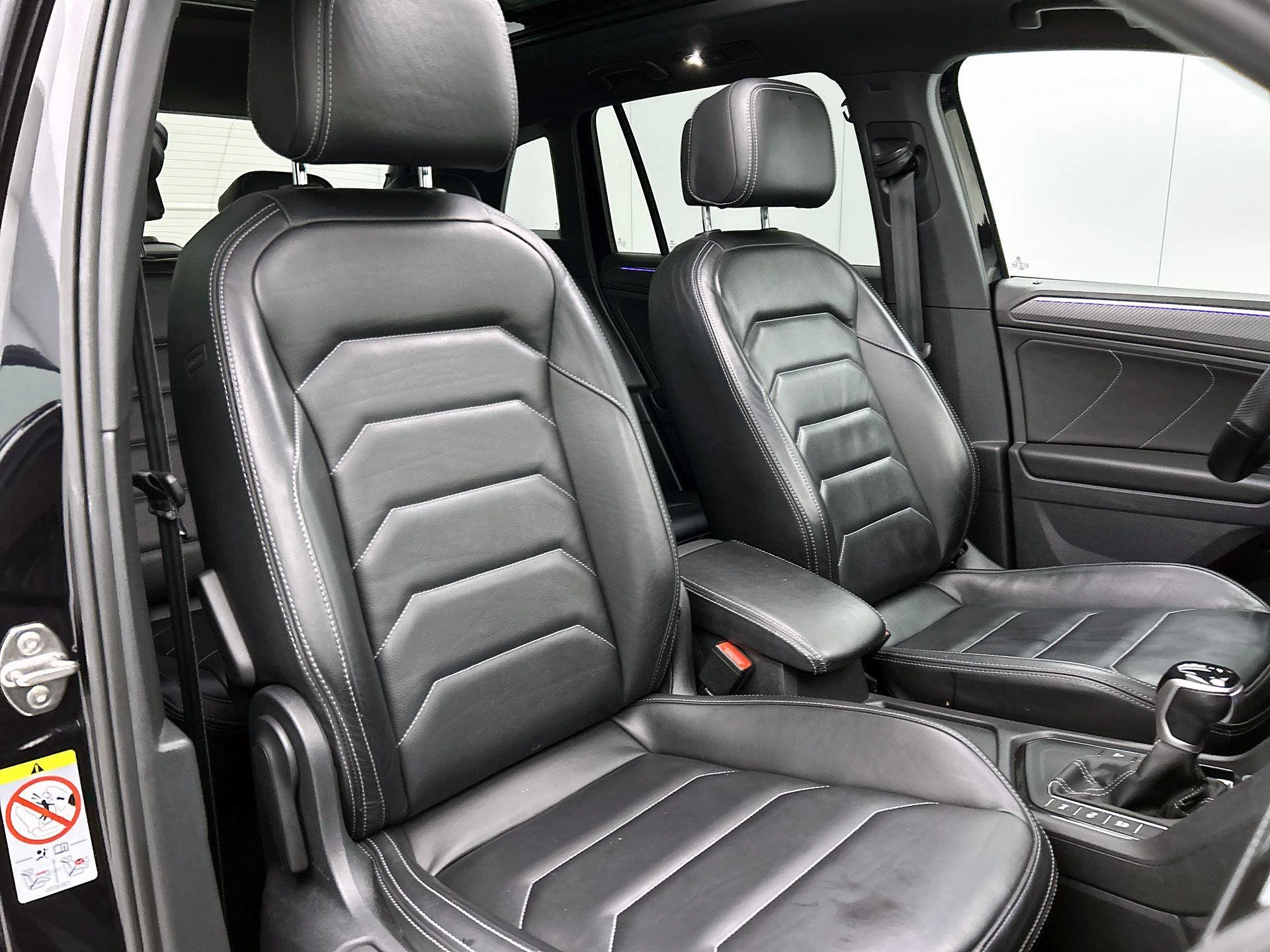 Volkswagen Tiguan 1.5 TSI R-Line Business+