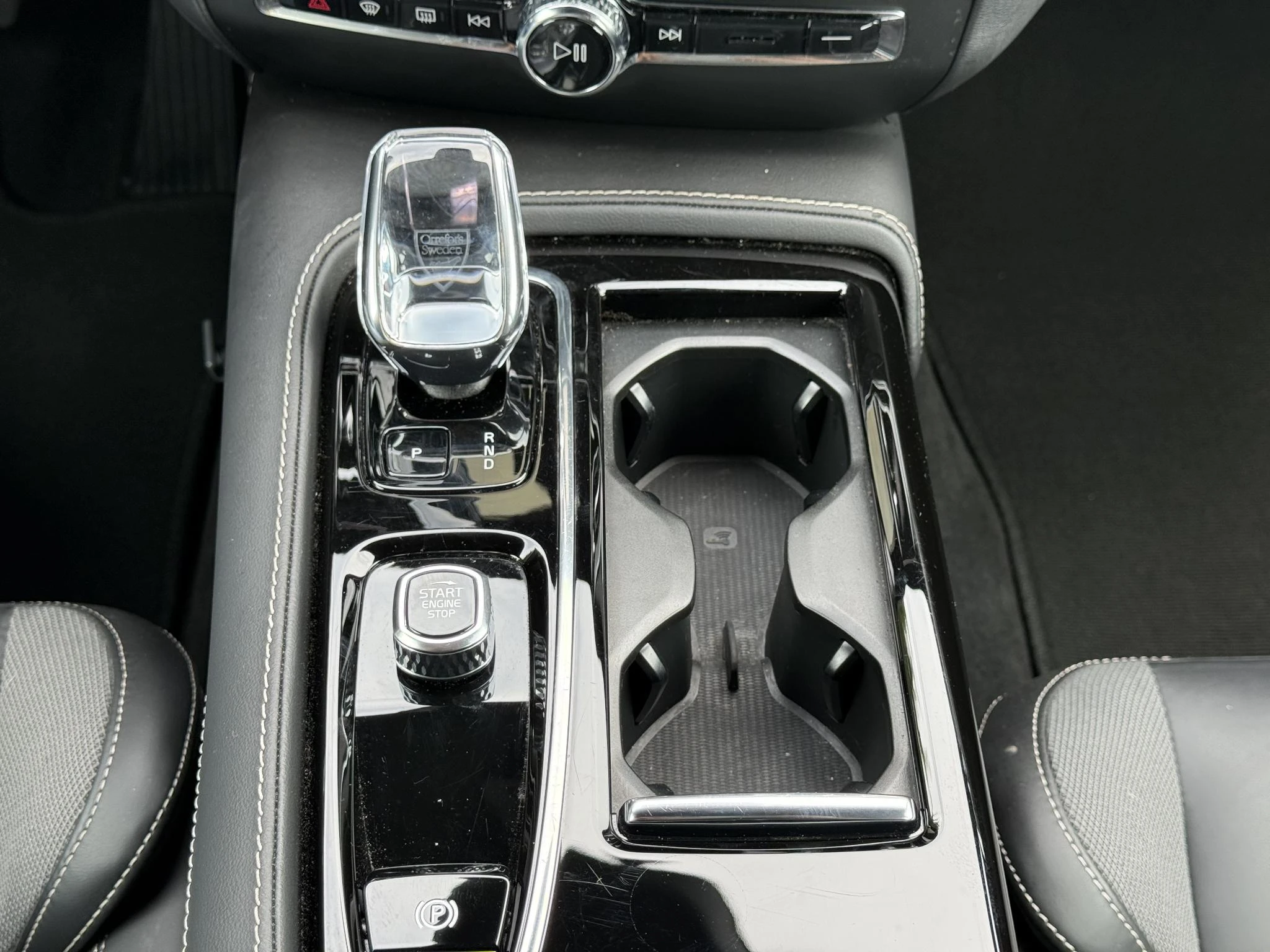 Volvo V60 T6 Plug-in hybrid AWD Plus Dark