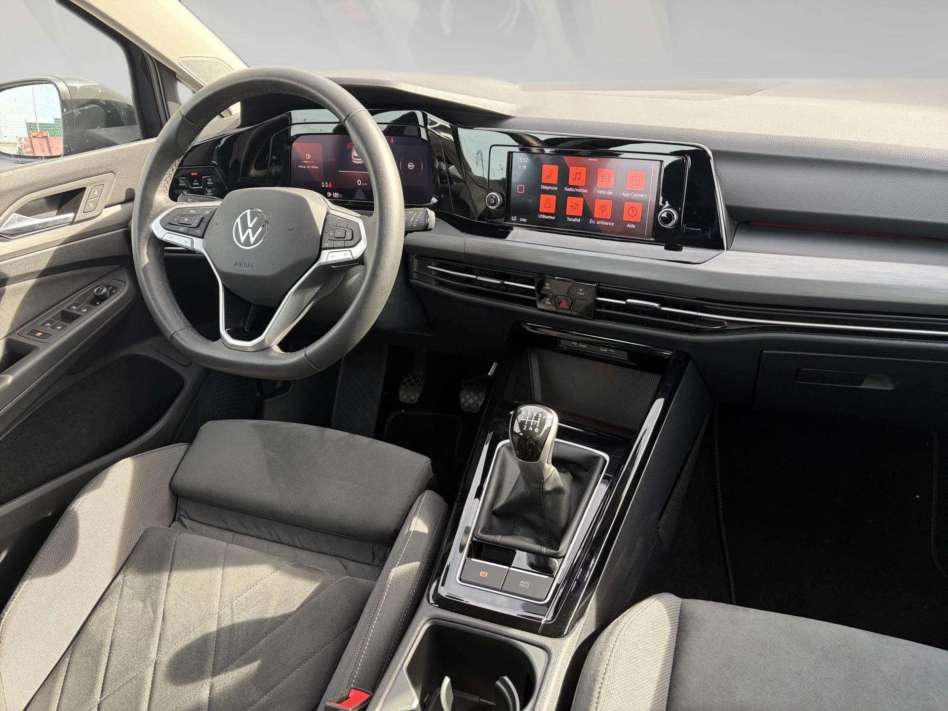 Volkswagen-Golf-image-6
