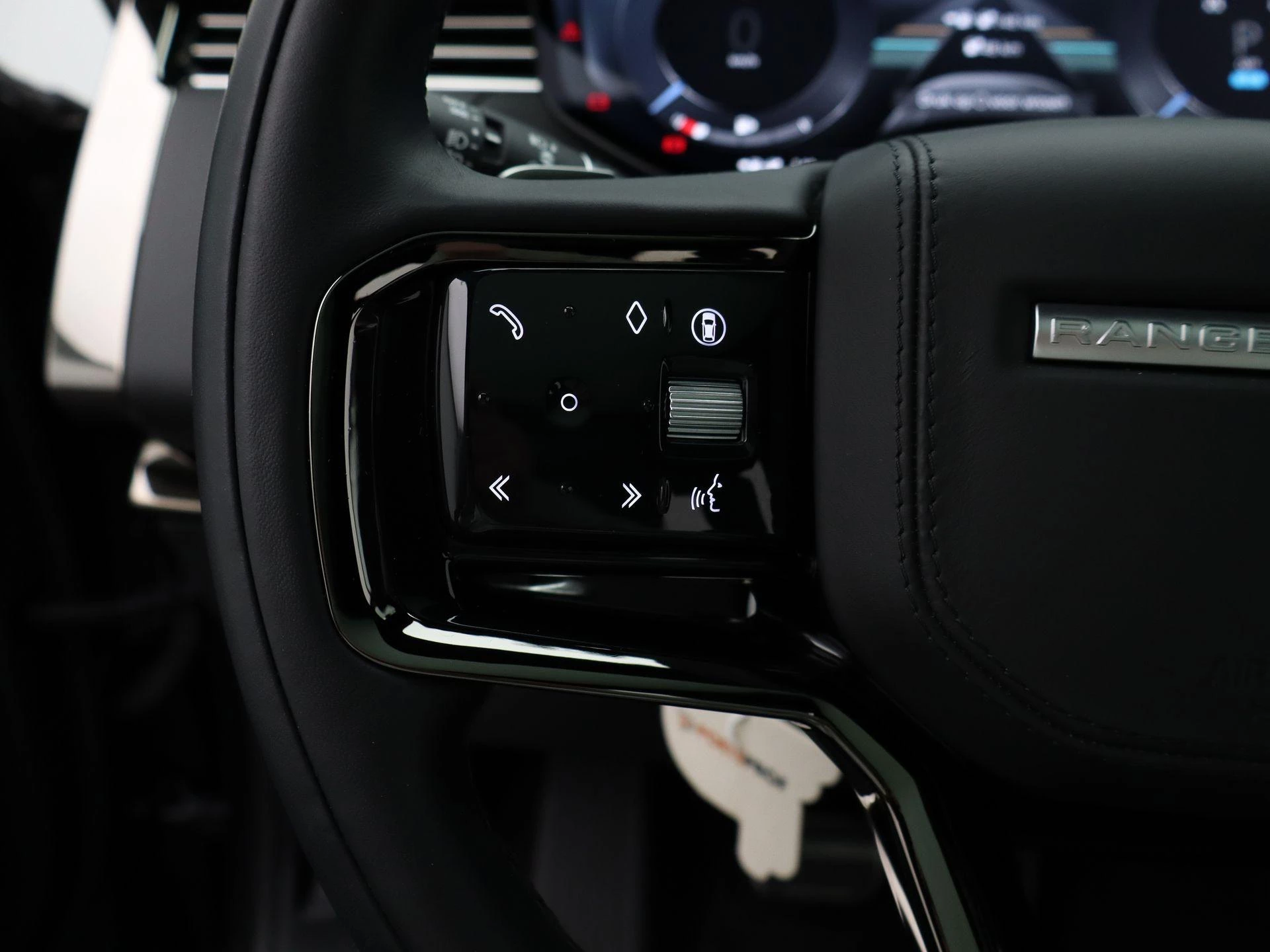 Land Rover-Range Rover Sport-image-18