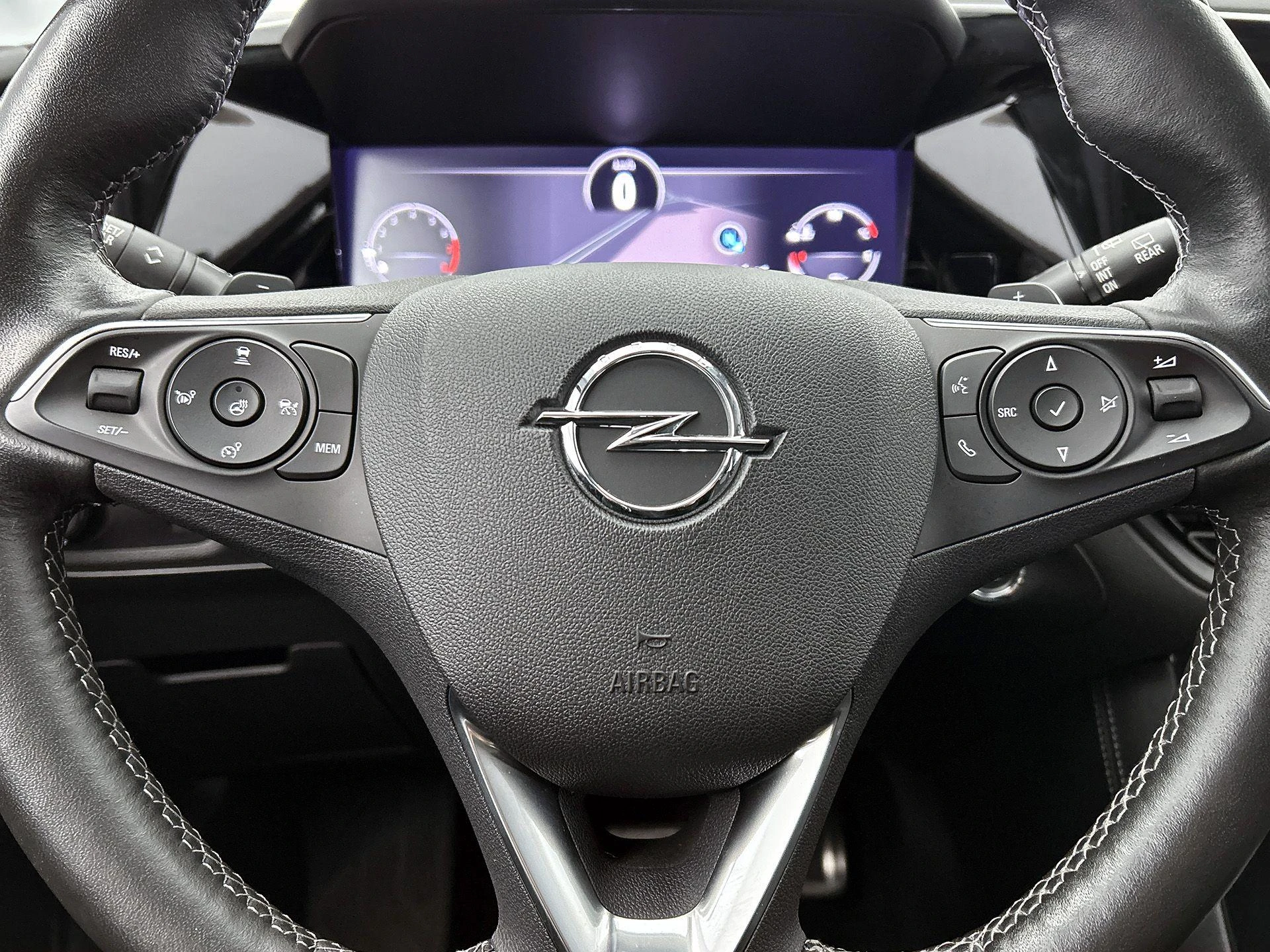 Opel-Grandland-image-38