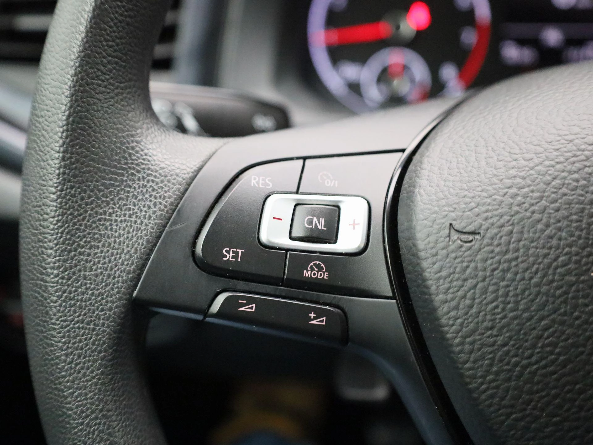 Volkswagen-Polo-image-20