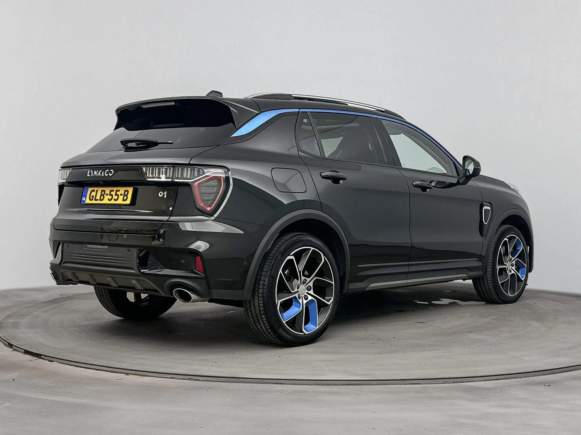 Lynk & Co-01-image-3