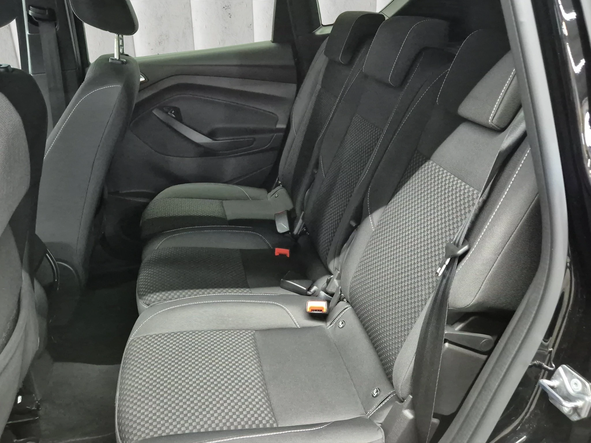 Ford-C-MAX-image-10