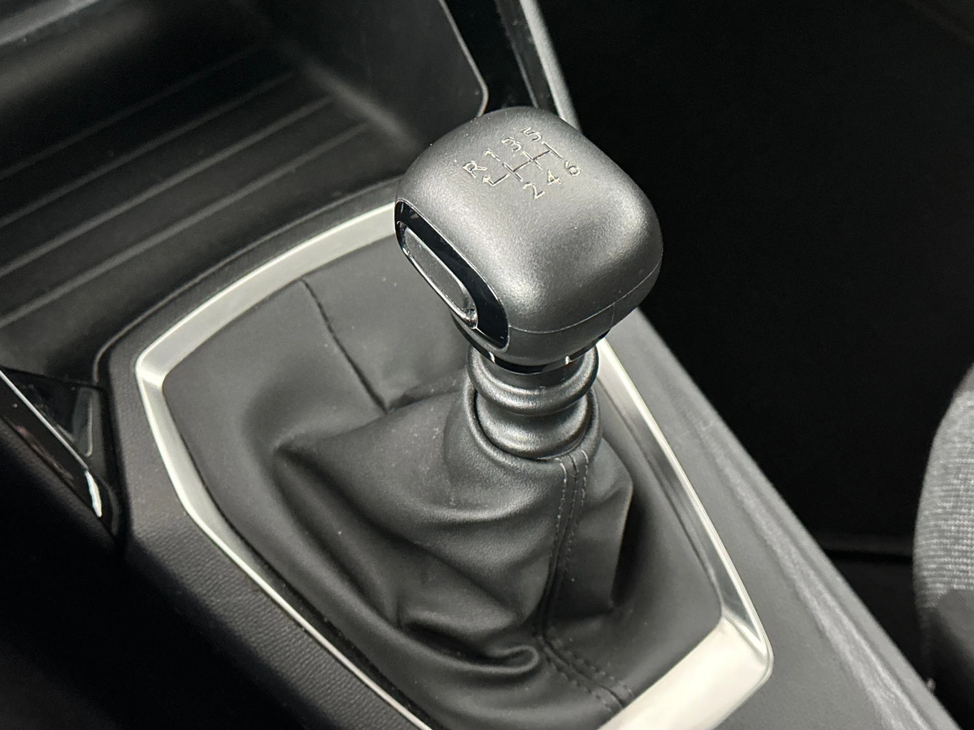 Peugeot-2008-image-16