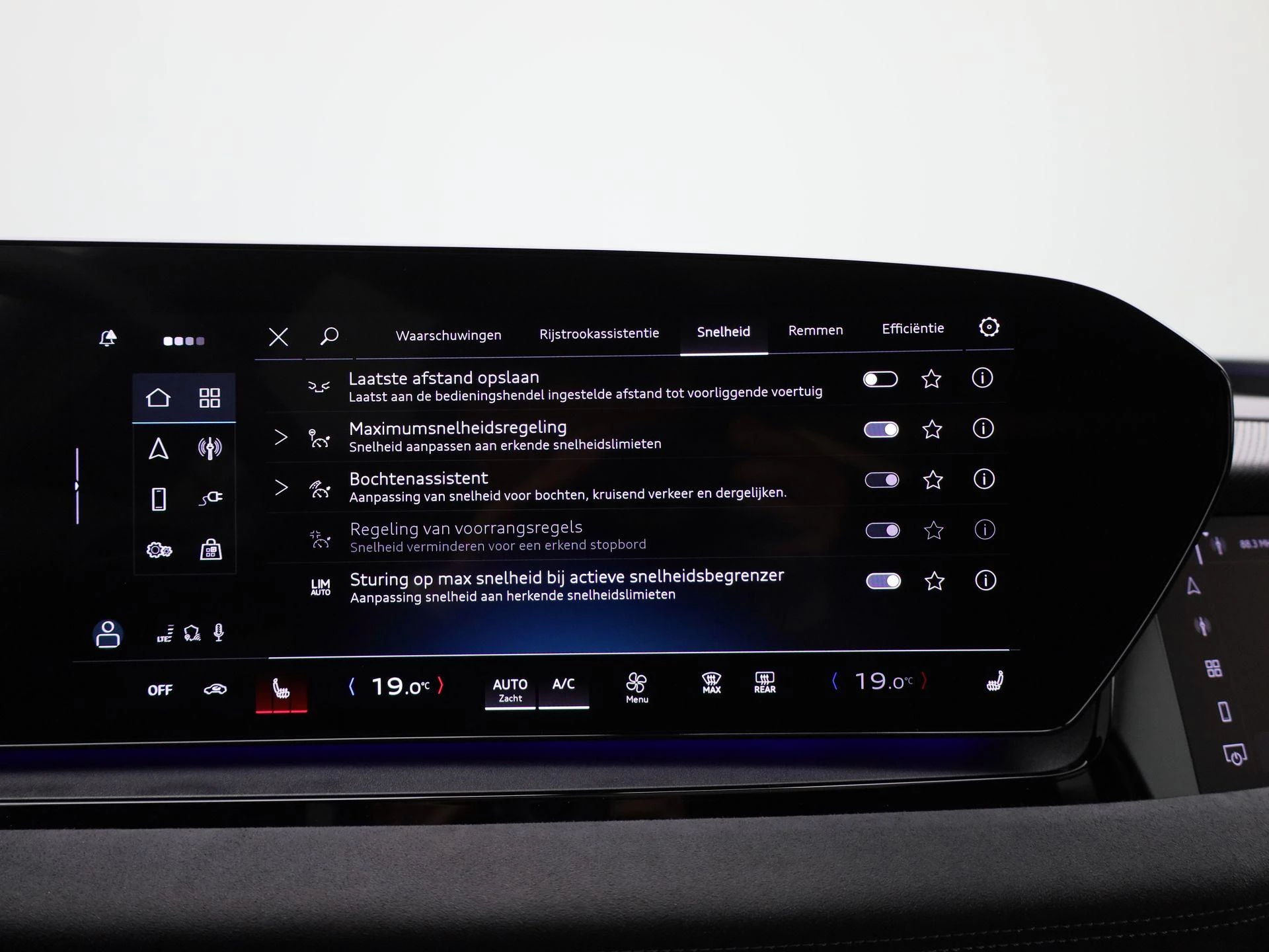 Audi-Q6 e-tron-image-28