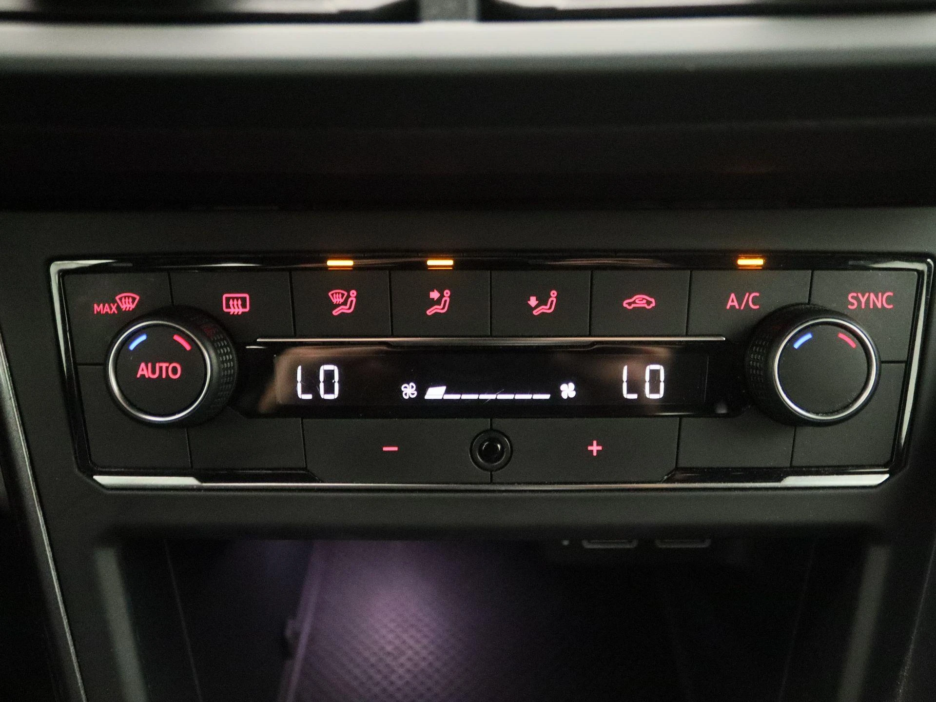 Volkswagen-Polo-image-9