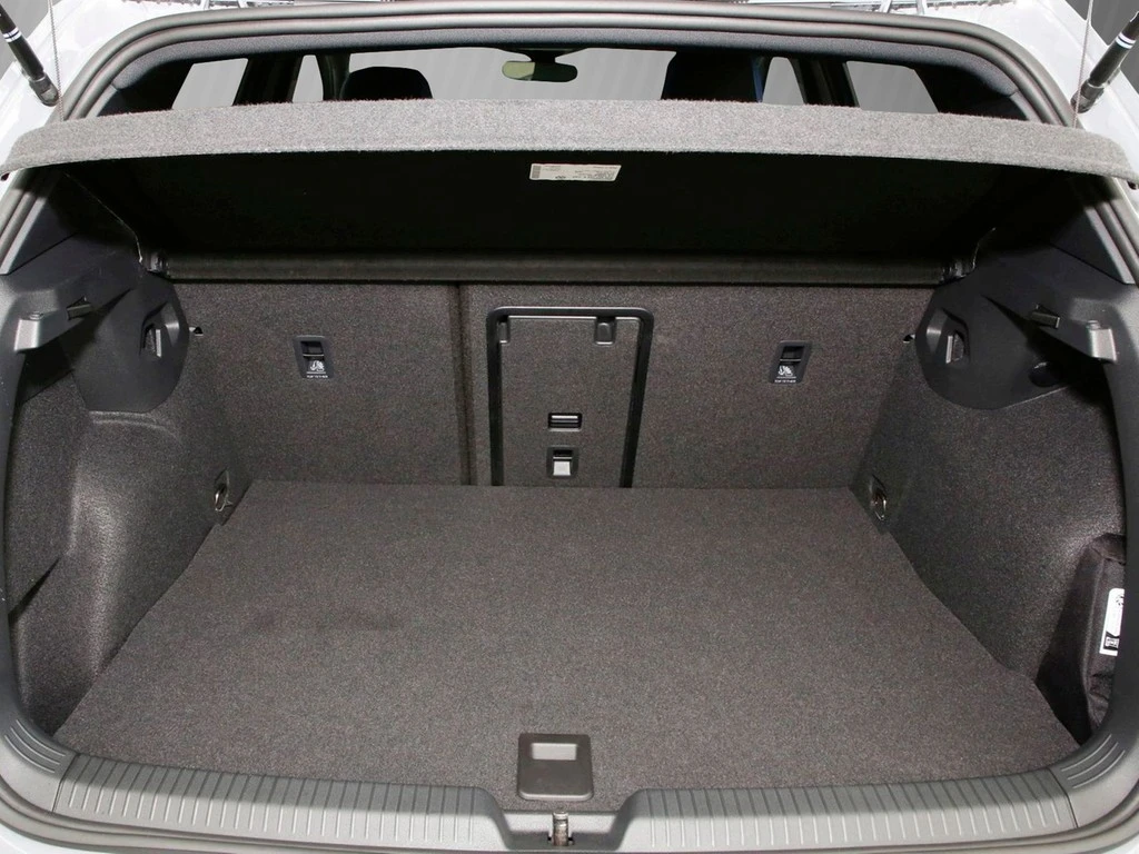 Volkswagen-Golf-image-5