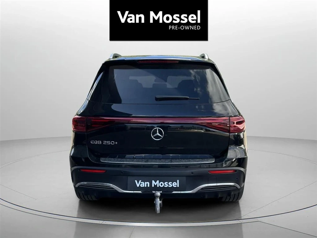 Mercedes-Benz-EQB-image-5