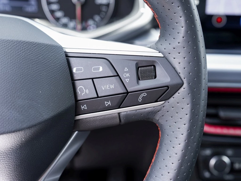 SEAT Arona 1,0 TSI FR,LED,ALU 18",Kamera,Navi Sitzheizung,ACC