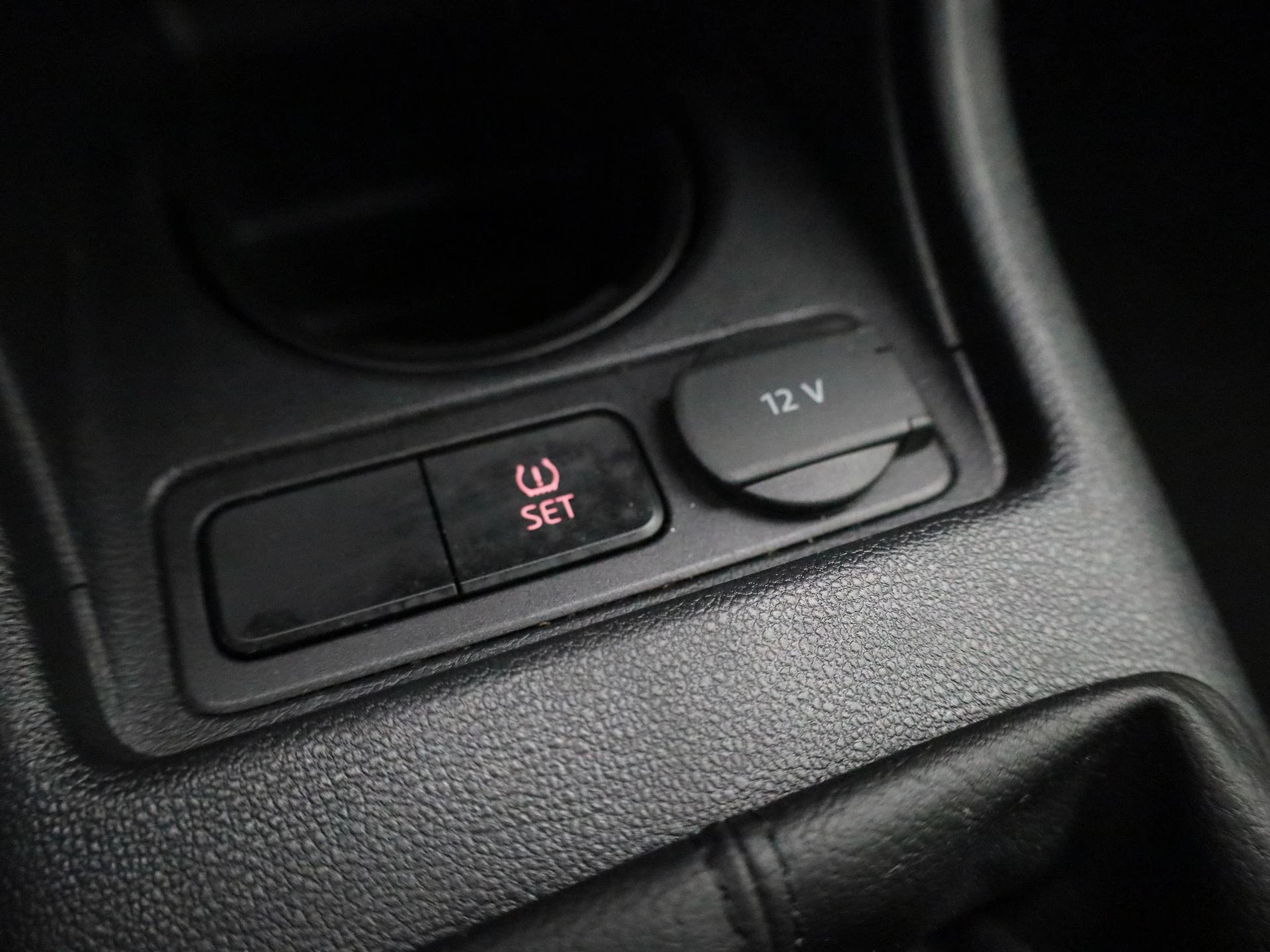 Volkswagen-up!-image-20
