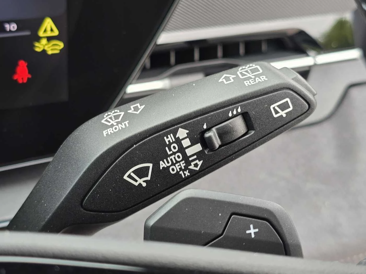 Audi-SQ6 e-tron-image-28