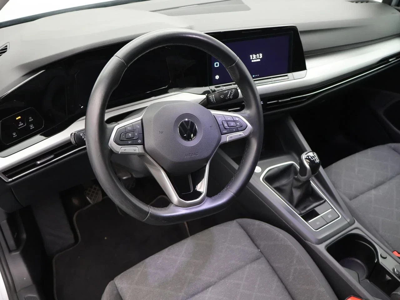 Volkswagen-Golf-image-1