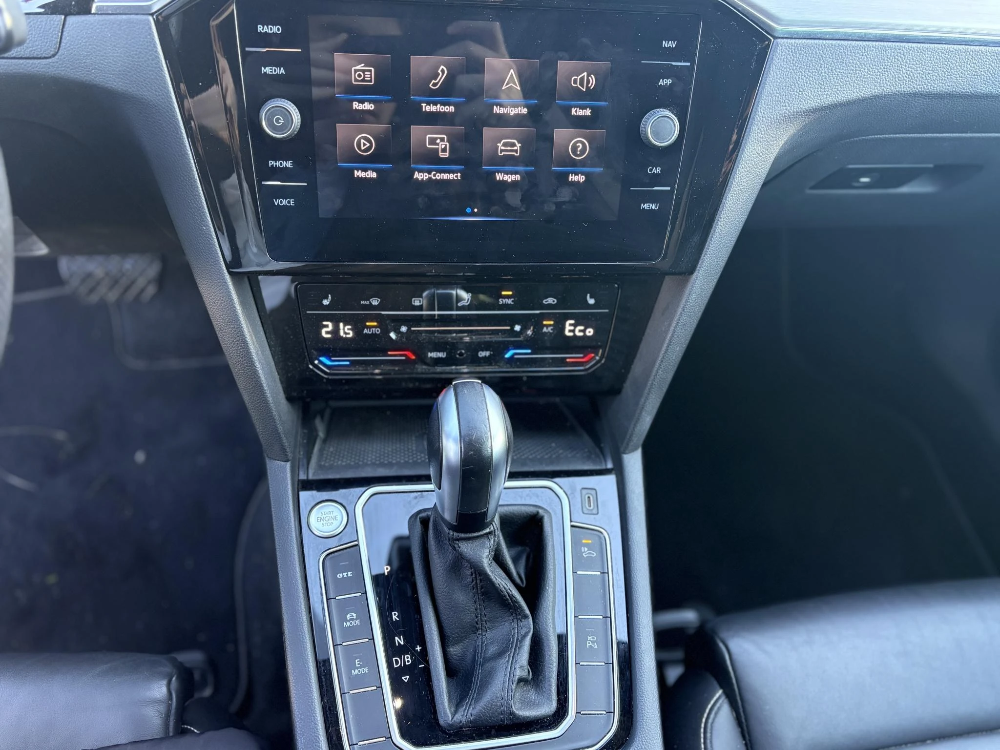 Volkswagen-Passat-image-5