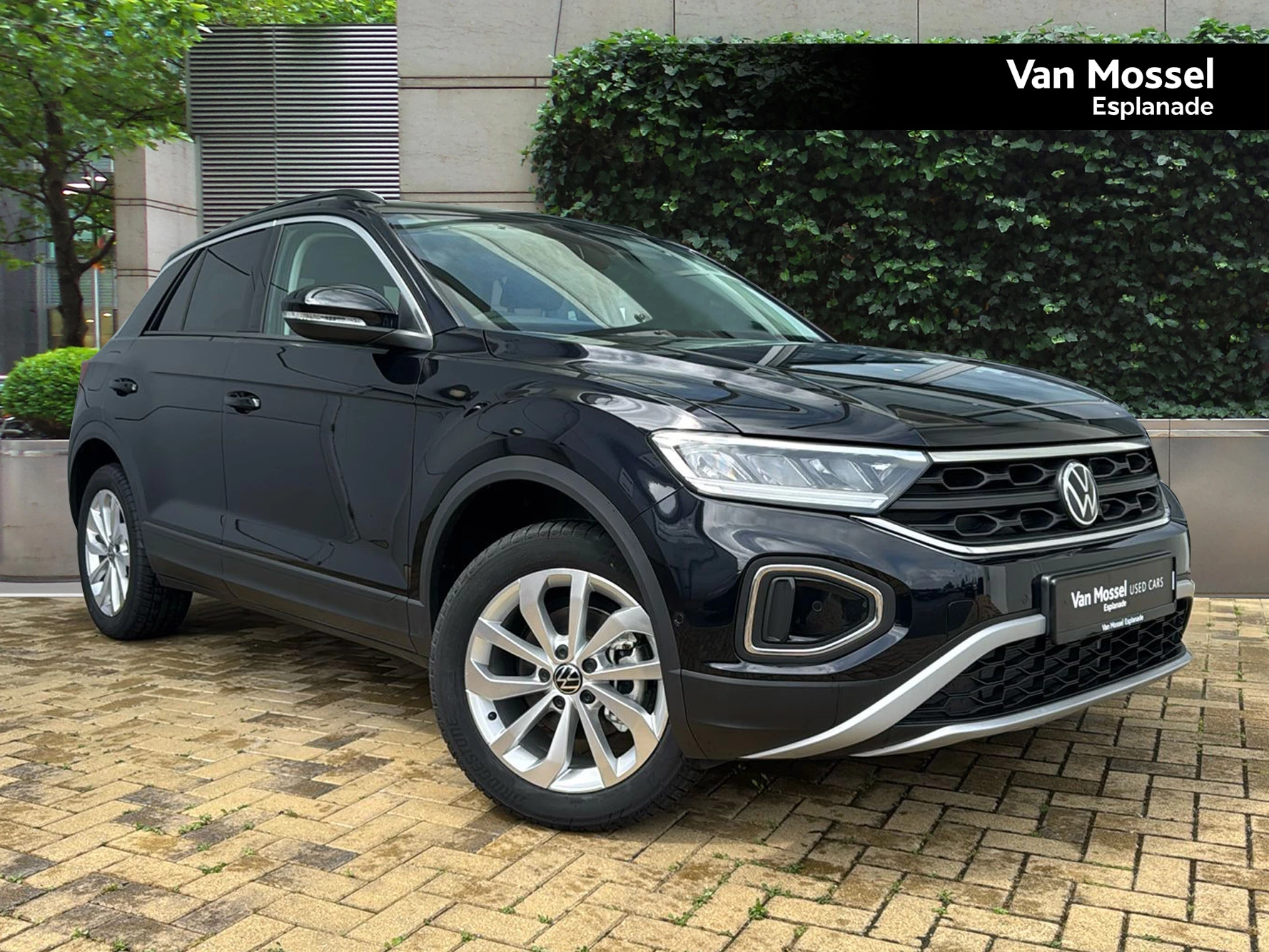 Volkswagen-T-Roc-image-0