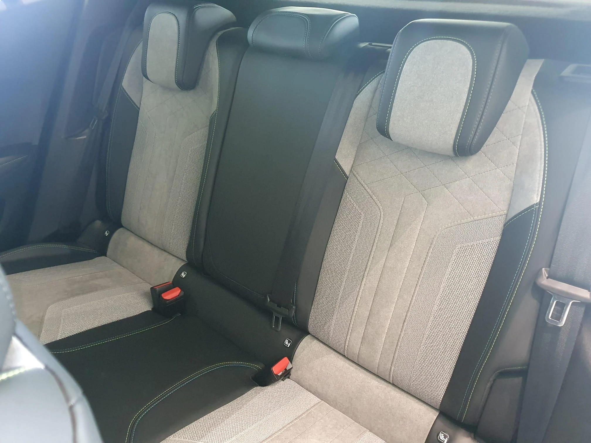 Peugeot-e-2008-image-27