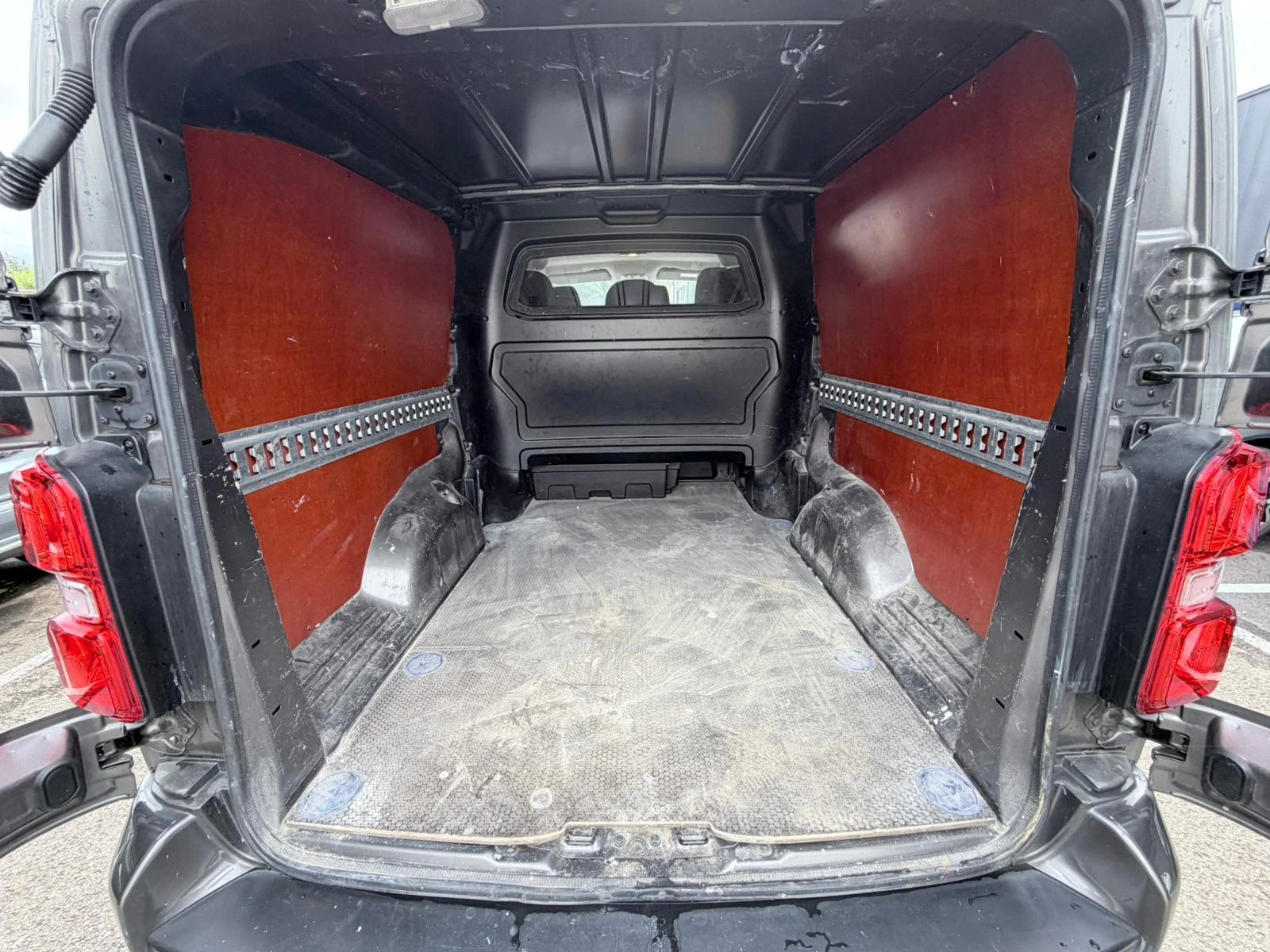 Peugeot-Expert-image-12