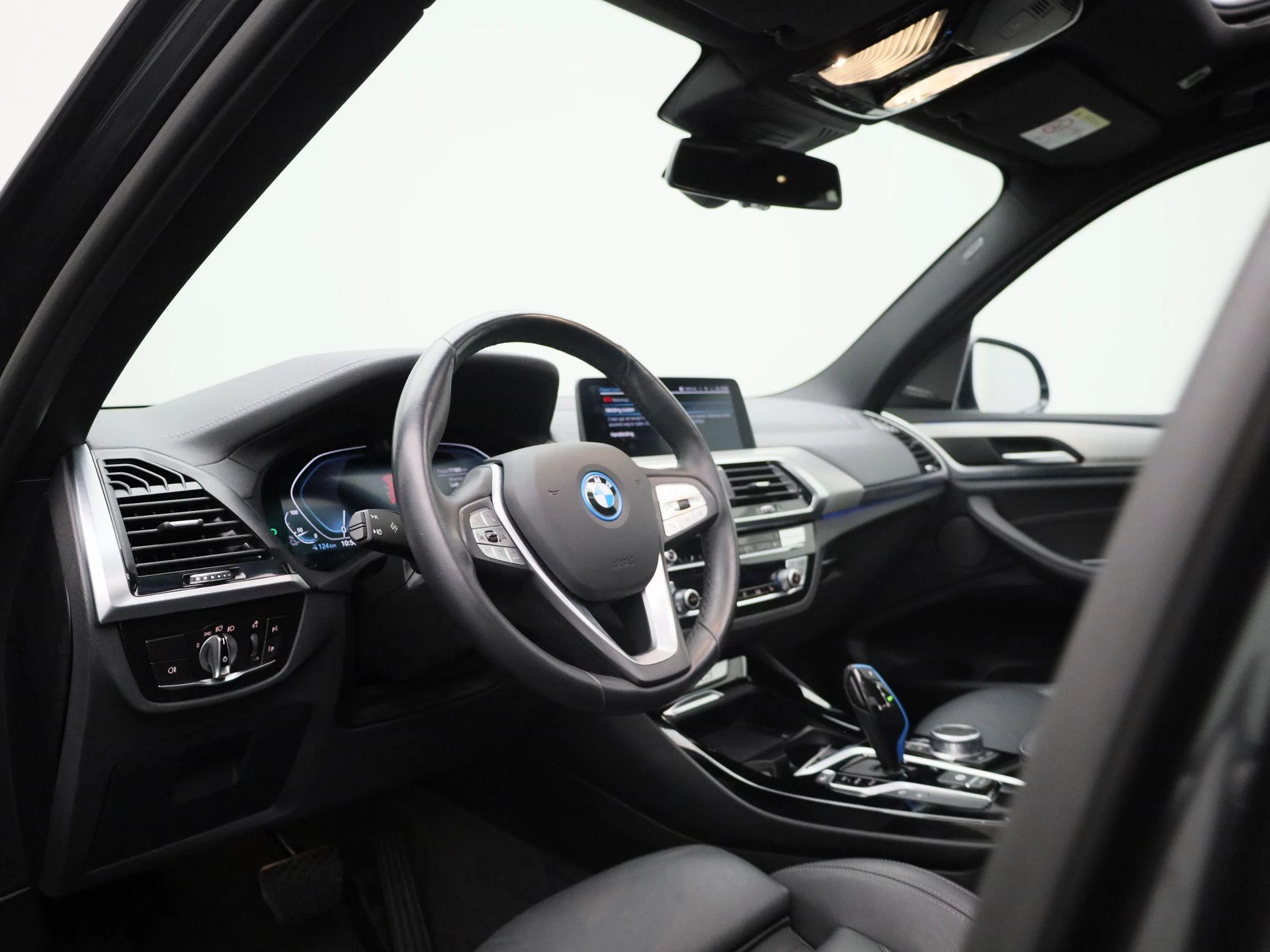 BMW-iX3-image-35