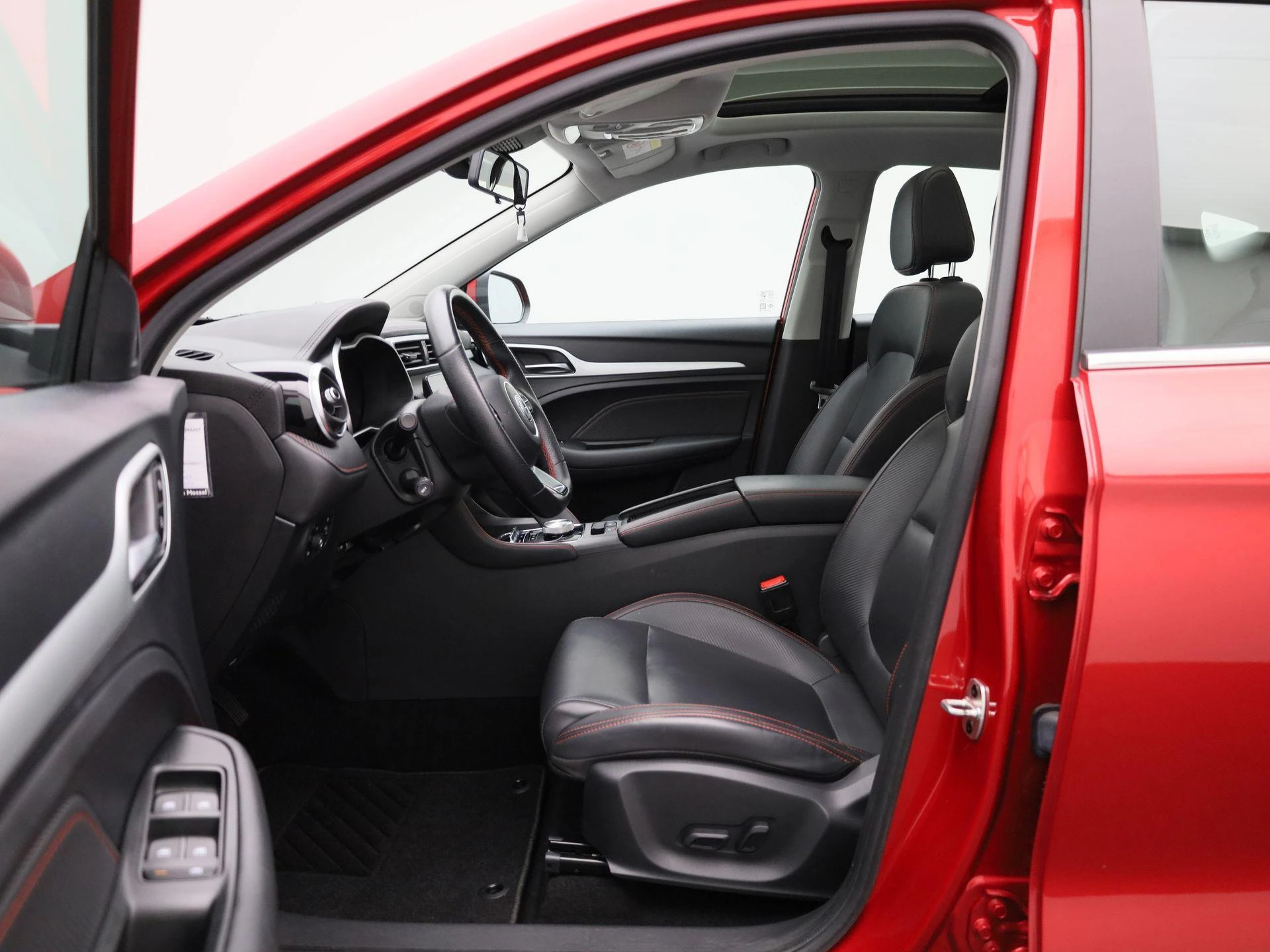 MG-ZS EV-image-8