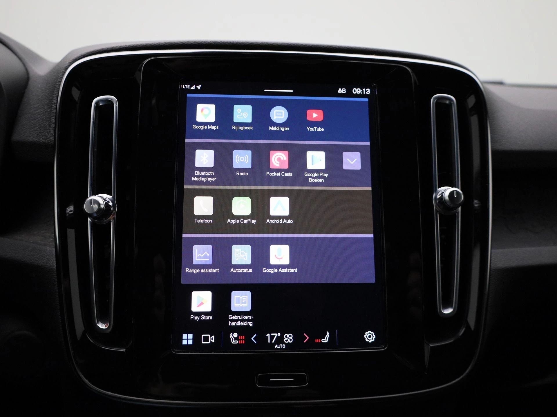 Volvo XC40 Recharge Core 70 kWh